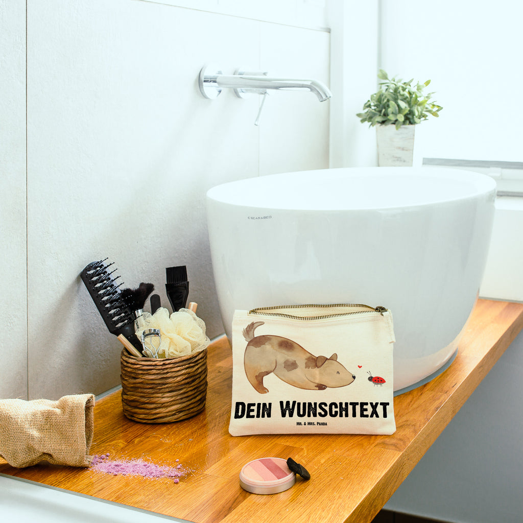 Personalisierte Schminktasche Hund Marienkäfer Personalisierte Schminktasche, Personalisierte Kosmetiktasche, Personalisierter Kosmetikbeutel, Personalisiertes Stiftemäppchen, Personalisiertes Etui, Personalisierte Federmappe, Personalisierte Makeup Bag, Personalisiertes Schminketui, Personalisiertes Kosmetiketui, Personalisiertes Schlamperetui, Schminktasche mit Namen, Kosmetiktasche mit Namen, Kosmetikbeutel mit Namen, Stiftemäppchen mit Namen, Etui mit Namen, Federmappe mit Namen, Makeup Bg  mit Namen, Schminketui mit Namen, Kosmetiketui mit Namen, Schlamperetui mit Namen, Schminktasche personalisieren, Schminktasche bedrucken, Schminktasche selbst gestalten, Hund, Hundemotiv, Haustier, Hunderasse, Tierliebhaber, Hundebesitzer, Sprüche, Hunde, Hundespruch, Marienkäfer, Mischling, Mischlinghund