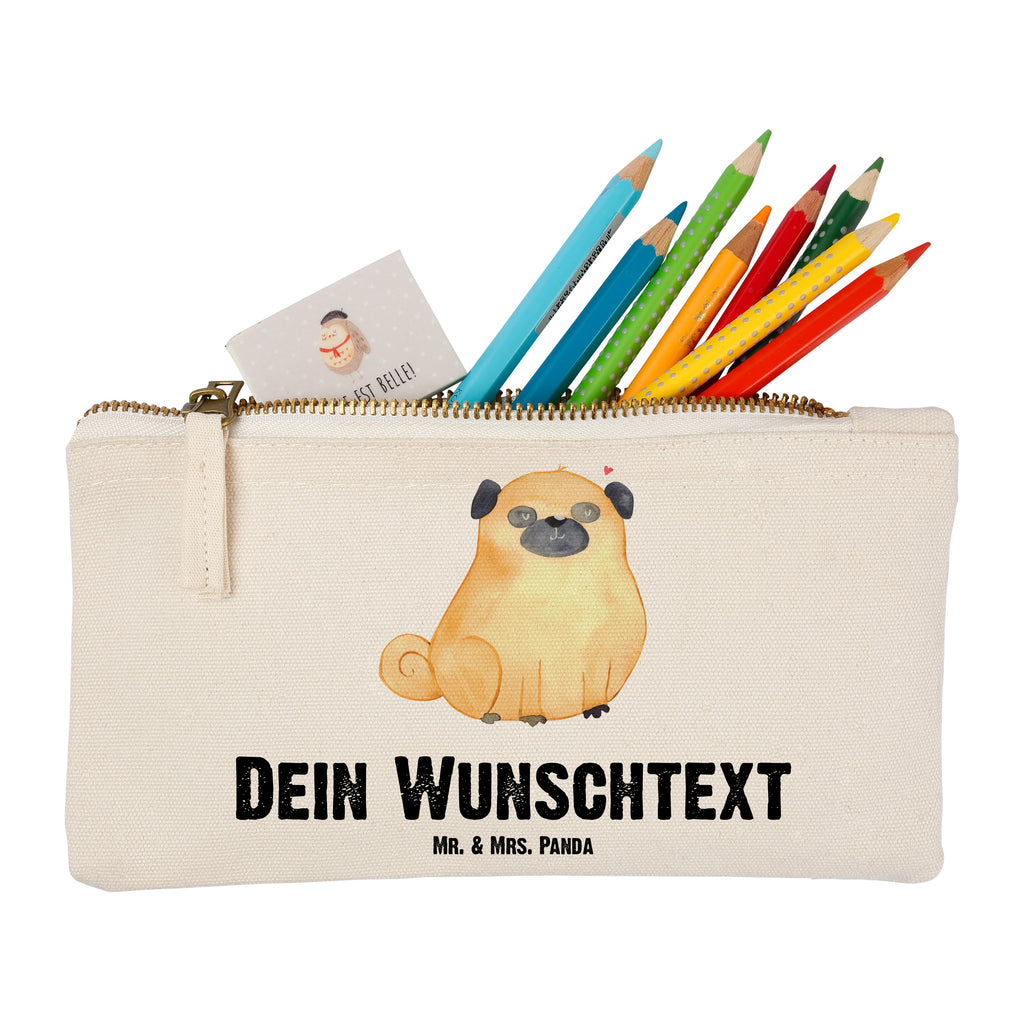 Personalisierte Schminktasche Mops Personalisierte Schminktasche, Personalisierte Kosmetiktasche, Personalisierter Kosmetikbeutel, Personalisiertes Stiftemäppchen, Personalisiertes Etui, Personalisierte Federmappe, Personalisierte Makeup Bag, Personalisiertes Schminketui, Personalisiertes Kosmetiketui, Personalisiertes Schlamperetui, Schminktasche mit Namen, Kosmetiktasche mit Namen, Kosmetikbeutel mit Namen, Stiftemäppchen mit Namen, Etui mit Namen, Federmappe mit Namen, Makeup Bg  mit Namen, Schminketui mit Namen, Kosmetiketui mit Namen, Schlamperetui mit Namen, Schminktasche personalisieren, Schminktasche bedrucken, Schminktasche selbst gestalten, Hund, Hundemotiv, Haustier, Hunderasse, Tierliebhaber, Hundebesitzer, Sprüche, Mops, Liebe, Hundeliebe