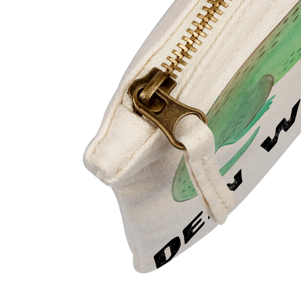 Personalisierte Schminktasche Krokodil Personalisierte Schminktasche, Personalisierte Kosmetiktasche, Personalisierter Kosmetikbeutel, Personalisiertes Stiftemäppchen, Personalisiertes Etui, Personalisierte Federmappe, Personalisierte Makeup Bag, Personalisiertes Schminketui, Personalisiertes Kosmetiketui, Personalisiertes Schlamperetui, Schminktasche mit Namen, Kosmetiktasche mit Namen, Kosmetikbeutel mit Namen, Stiftemäppchen mit Namen, Etui mit Namen, Federmappe mit Namen, Makeup Bg  mit Namen, Schminketui mit Namen, Kosmetiketui mit Namen, Schlamperetui mit Namen, Schminktasche personalisieren, Schminktasche bedrucken, Schminktasche selbst gestalten, Meerestiere, Meer, Urlaub, Krokodil, Krokodile, verrückt sein, spontan sein, Abenteuerlust, Reiselust, Freundin, beste Freundin, Lieblingsmensch