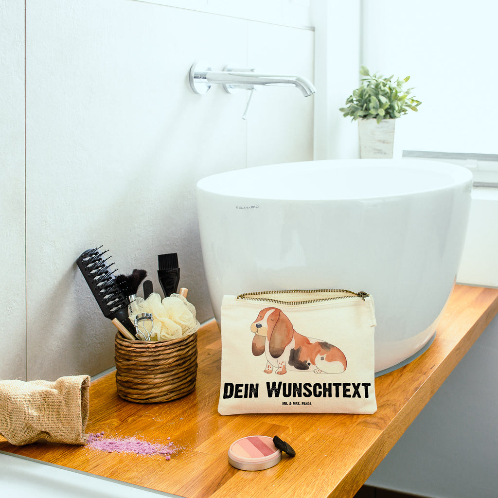 Personalisierte Schminktasche Hund Basset Hound Personalisierte Schminktasche, Personalisierte Kosmetiktasche, Personalisierter Kosmetikbeutel, Personalisiertes Stiftemäppchen, Personalisiertes Etui, Personalisierte Federmappe, Personalisierte Makeup Bag, Personalisiertes Schminketui, Personalisiertes Kosmetiketui, Personalisiertes Schlamperetui, Schminktasche mit Namen, Kosmetiktasche mit Namen, Kosmetikbeutel mit Namen, Stiftemäppchen mit Namen, Etui mit Namen, Federmappe mit Namen, Makeup Bg  mit Namen, Schminketui mit Namen, Kosmetiketui mit Namen, Schlamperetui mit Namen, Schminktasche personalisieren, Schminktasche bedrucken, Schminktasche selbst gestalten, Hund, Hundemotiv, Haustier, Hunderasse, Tierliebhaber, Hundebesitzer, Sprüche, Basset Hound, Basset, Hundeliebe, kinderlos