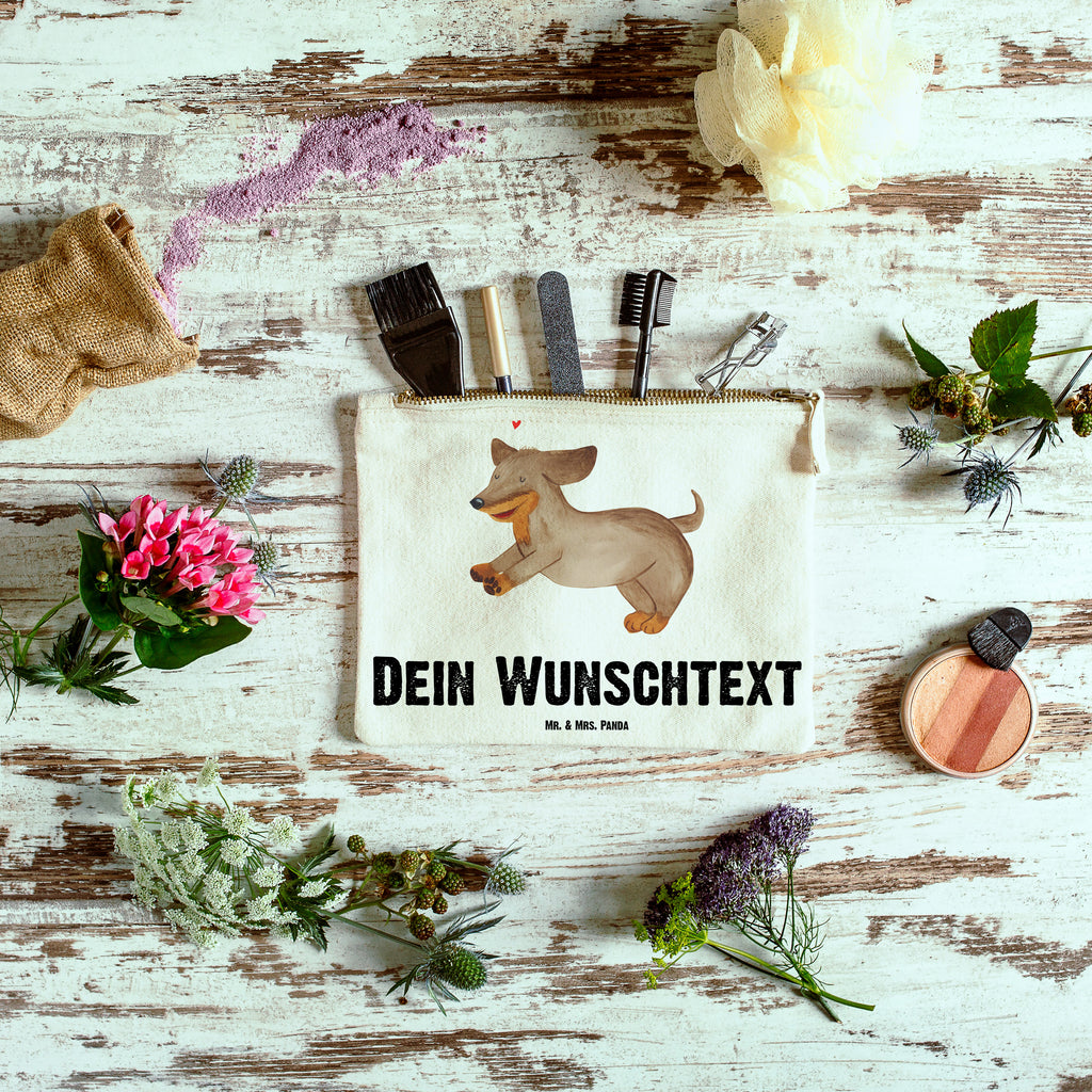 Personalisierte Schminktasche Hund Dackel fröhlich Personalisierte Schminktasche, Personalisierte Kosmetiktasche, Personalisierter Kosmetikbeutel, Personalisiertes Stiftemäppchen, Personalisiertes Etui, Personalisierte Federmappe, Personalisierte Makeup Bag, Personalisiertes Schminketui, Personalisiertes Kosmetiketui, Personalisiertes Schlamperetui, Schminktasche mit Namen, Kosmetiktasche mit Namen, Kosmetikbeutel mit Namen, Stiftemäppchen mit Namen, Etui mit Namen, Federmappe mit Namen, Makeup Bg  mit Namen, Schminketui mit Namen, Kosmetiketui mit Namen, Schlamperetui mit Namen, Schminktasche personalisieren, Schminktasche bedrucken, Schminktasche selbst gestalten, Hund, Hundemotiv, Haustier, Hunderasse, Tierliebhaber, Hundebesitzer, Sprüche, Hunde, Dackel, Dachshund, happy dog