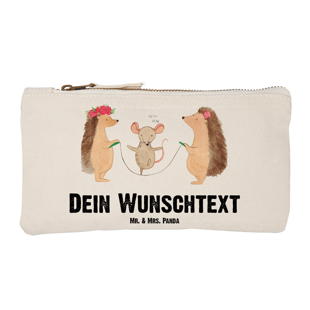 Personalisierte Schminktasche Igel Seilhüpfen Personalisierte Schminktasche, Personalisierte Kosmetiktasche, Personalisierter Kosmetikbeutel, Personalisiertes Stiftemäppchen, Personalisiertes Etui, Personalisierte Federmappe, Personalisierte Makeup Bag, Personalisiertes Schminketui, Personalisiertes Kosmetiketui, Personalisiertes Schlamperetui, Schminktasche mit Namen, Kosmetiktasche mit Namen, Kosmetikbeutel mit Namen, Stiftemäppchen mit Namen, Etui mit Namen, Federmappe mit Namen, Makeup Bg  mit Namen, Schminketui mit Namen, Kosmetiketui mit Namen, Schlamperetui mit Namen, Schminktasche personalisieren, Schminktasche bedrucken, Schminktasche selbst gestalten, süße Tiermotive, gute Laune, lustige Sprüche, Tiere, Igel, Maus, Seilspringen, Seilhüpfen, Kinder, Kindergarten