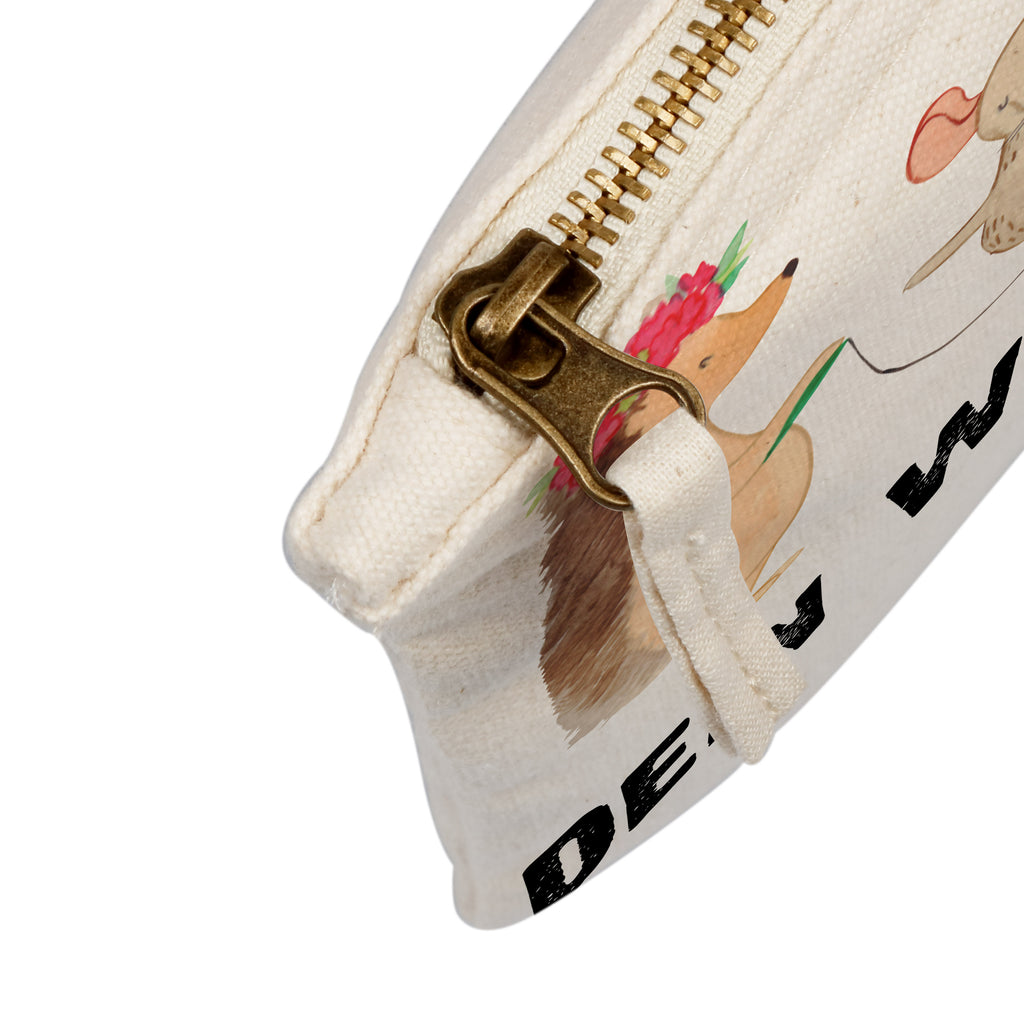 Personalisierte Schminktasche Igel Seilhüpfen Personalisierte Schminktasche, Personalisierte Kosmetiktasche, Personalisierter Kosmetikbeutel, Personalisiertes Stiftemäppchen, Personalisiertes Etui, Personalisierte Federmappe, Personalisierte Makeup Bag, Personalisiertes Schminketui, Personalisiertes Kosmetiketui, Personalisiertes Schlamperetui, Schminktasche mit Namen, Kosmetiktasche mit Namen, Kosmetikbeutel mit Namen, Stiftemäppchen mit Namen, Etui mit Namen, Federmappe mit Namen, Makeup Bg  mit Namen, Schminketui mit Namen, Kosmetiketui mit Namen, Schlamperetui mit Namen, Schminktasche personalisieren, Schminktasche bedrucken, Schminktasche selbst gestalten, süße Tiermotive, gute Laune, lustige Sprüche, Tiere, Igel, Maus, Seilspringen, Seilhüpfen, Kinder, Kindergarten