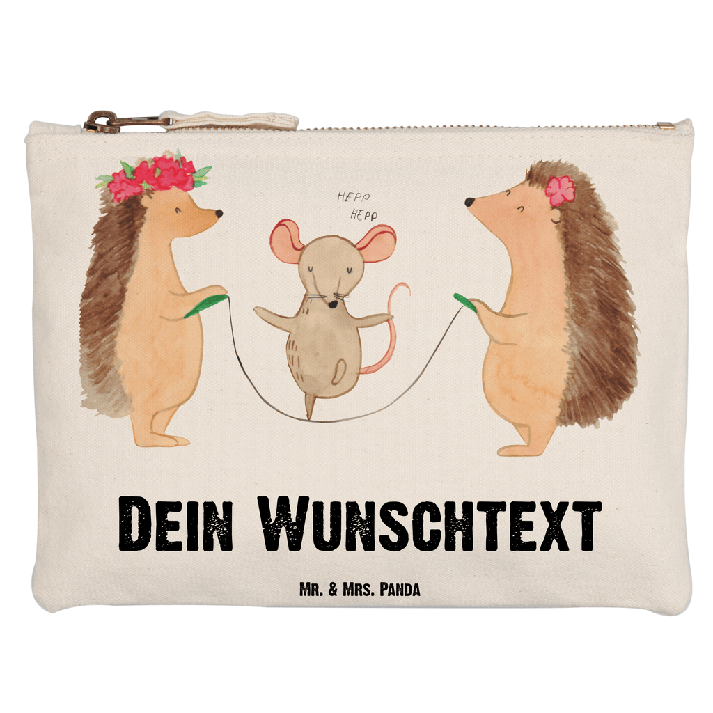 Personalisierte Schminktasche Igel Seilhüpfen Personalisierte Schminktasche, Personalisierte Kosmetiktasche, Personalisierter Kosmetikbeutel, Personalisiertes Stiftemäppchen, Personalisiertes Etui, Personalisierte Federmappe, Personalisierte Makeup Bag, Personalisiertes Schminketui, Personalisiertes Kosmetiketui, Personalisiertes Schlamperetui, Schminktasche mit Namen, Kosmetiktasche mit Namen, Kosmetikbeutel mit Namen, Stiftemäppchen mit Namen, Etui mit Namen, Federmappe mit Namen, Makeup Bg  mit Namen, Schminketui mit Namen, Kosmetiketui mit Namen, Schlamperetui mit Namen, Schminktasche personalisieren, Schminktasche bedrucken, Schminktasche selbst gestalten, süße Tiermotive, gute Laune, lustige Sprüche, Tiere, Igel, Maus, Seilspringen, Seilhüpfen, Kinder, Kindergarten