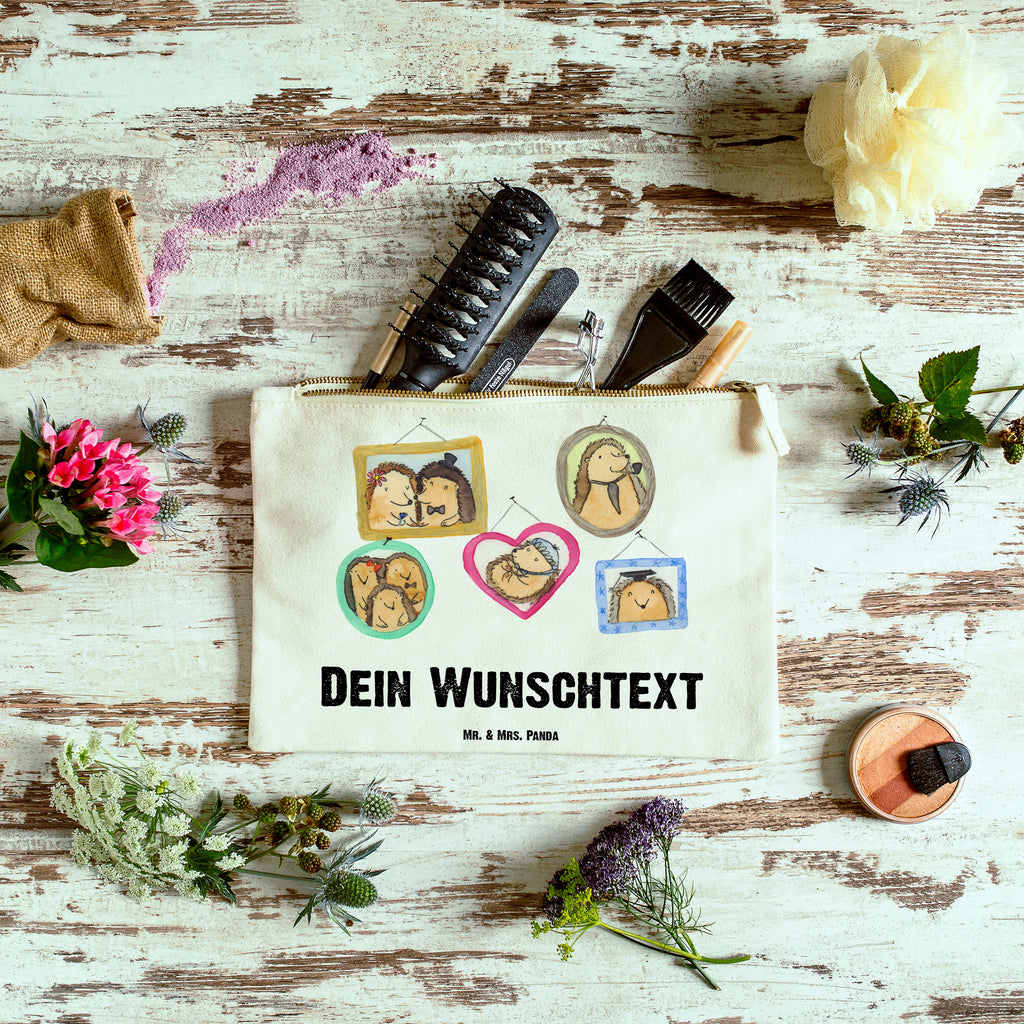 Personalisierte Schminktasche Igel Familie Personalisierte Schminktasche, Personalisierte Kosmetiktasche, Personalisierter Kosmetikbeutel, Personalisiertes Stiftemäppchen, Personalisiertes Etui, Personalisierte Federmappe, Personalisierte Makeup Bag, Personalisiertes Schminketui, Personalisiertes Kosmetiketui, Personalisiertes Schlamperetui, Schminktasche mit Namen, Kosmetiktasche mit Namen, Kosmetikbeutel mit Namen, Stiftemäppchen mit Namen, Etui mit Namen, Federmappe mit Namen, Makeup Bg  mit Namen, Schminketui mit Namen, Kosmetiketui mit Namen, Schlamperetui mit Namen, Schminktasche personalisieren, Schminktasche bedrucken, Schminktasche selbst gestalten, Familie, Vatertag, Muttertag, Bruder, Schwester, Mama, Papa, Oma, Opa, Liebe, Igel, Bilder, Zusammenhalt, Glück