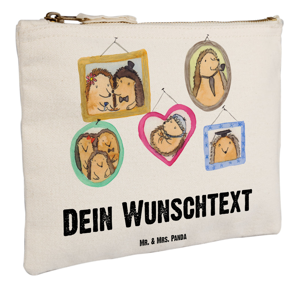 Personalisierte Schminktasche Igel Familie Personalisierte Schminktasche, Personalisierte Kosmetiktasche, Personalisierter Kosmetikbeutel, Personalisiertes Stiftemäppchen, Personalisiertes Etui, Personalisierte Federmappe, Personalisierte Makeup Bag, Personalisiertes Schminketui, Personalisiertes Kosmetiketui, Personalisiertes Schlamperetui, Schminktasche mit Namen, Kosmetiktasche mit Namen, Kosmetikbeutel mit Namen, Stiftemäppchen mit Namen, Etui mit Namen, Federmappe mit Namen, Makeup Bg  mit Namen, Schminketui mit Namen, Kosmetiketui mit Namen, Schlamperetui mit Namen, Schminktasche personalisieren, Schminktasche bedrucken, Schminktasche selbst gestalten, Familie, Vatertag, Muttertag, Bruder, Schwester, Mama, Papa, Oma, Opa, Liebe, Igel, Bilder, Zusammenhalt, Glück