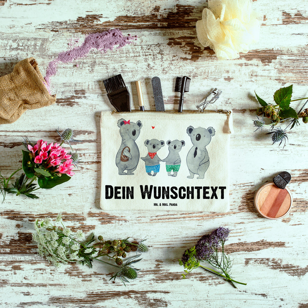 Personalisierte Schminktasche Koala Familie zwei Personalisierte Schminktasche, Personalisierte Kosmetiktasche, Personalisierter Kosmetikbeutel, Personalisiertes Stiftemäppchen, Personalisiertes Etui, Personalisierte Federmappe, Personalisierte Makeup Bag, Personalisiertes Schminketui, Personalisiertes Kosmetiketui, Personalisiertes Schlamperetui, Schminktasche mit Namen, Kosmetiktasche mit Namen, Kosmetikbeutel mit Namen, Stiftemäppchen mit Namen, Etui mit Namen, Federmappe mit Namen, Makeup Bg  mit Namen, Schminketui mit Namen, Kosmetiketui mit Namen, Schlamperetui mit Namen, Schminktasche personalisieren, Schminktasche bedrucken, Schminktasche selbst gestalten, Familie, Vatertag, Muttertag, Bruder, Schwester, Mama, Papa, Oma, Opa, Koala, Koalabär, beste Familie, Familienzeit, Familienleben, Koalafamilie, Lieblingsfamilie