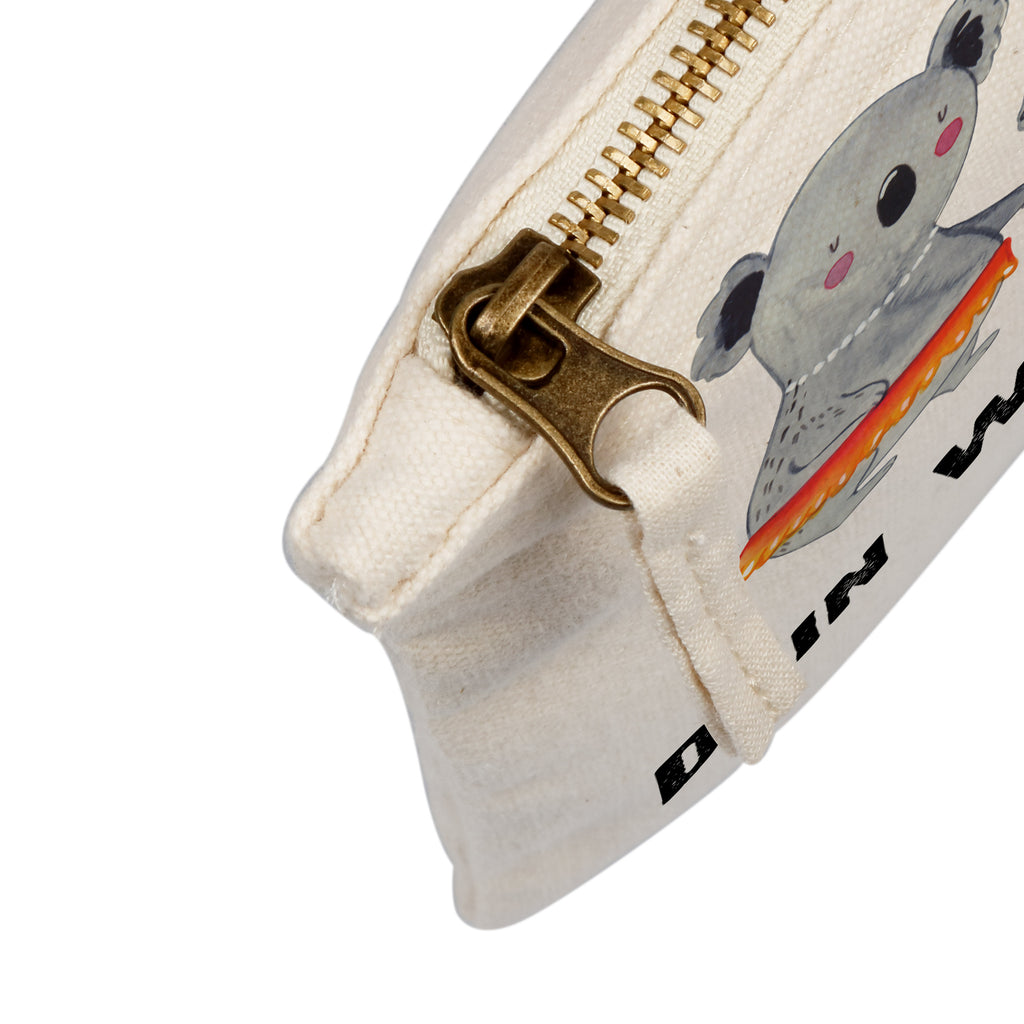 Personalisierte Schminktasche Koala Familie Personalisierte Schminktasche, Personalisierte Kosmetiktasche, Personalisierter Kosmetikbeutel, Personalisiertes Stiftemäppchen, Personalisiertes Etui, Personalisierte Federmappe, Personalisierte Makeup Bag, Personalisiertes Schminketui, Personalisiertes Kosmetiketui, Personalisiertes Schlamperetui, Schminktasche mit Namen, Kosmetiktasche mit Namen, Kosmetikbeutel mit Namen, Stiftemäppchen mit Namen, Etui mit Namen, Federmappe mit Namen, Makeup Bg  mit Namen, Schminketui mit Namen, Kosmetiketui mit Namen, Schlamperetui mit Namen, Schminktasche personalisieren, Schminktasche bedrucken, Schminktasche selbst gestalten, Familie, Vatertag, Muttertag, Bruder, Schwester, Mama, Papa, Oma, Opa, Koala, Koalas, Family, Kinder, Geschwister, Familienleben