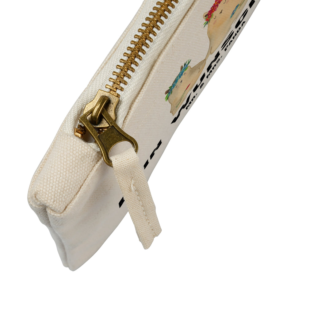Personalisierte Schminktasche Bären mit Blumenkranz Personalisierte Schminktasche, Personalisierte Kosmetiktasche, Personalisierter Kosmetikbeutel, Personalisiertes Stiftemäppchen, Personalisiertes Etui, Personalisierte Federmappe, Personalisierte Makeup Bag, Personalisiertes Schminketui, Personalisiertes Kosmetiketui, Personalisiertes Schlamperetui, Schminktasche mit Namen, Kosmetiktasche mit Namen, Kosmetikbeutel mit Namen, Stiftemäppchen mit Namen, Etui mit Namen, Federmappe mit Namen, Makeup Bg  mit Namen, Schminketui mit Namen, Kosmetiketui mit Namen, Schlamperetui mit Namen, Schminktasche personalisieren, Schminktasche bedrucken, Schminktasche selbst gestalten, Familie, Vatertag, Muttertag, Bruder, Schwester, Mama, Papa, Oma, Opa, Bär, Bären, Mutter, Mutti, Mami, Lieblingsmensch, Lieblingsmama, beste Mutter, weltbeste Mama, Geschenk Mama. Muttertag, Tochter, Kind, Kinder, Töchter, Family, Vorbild