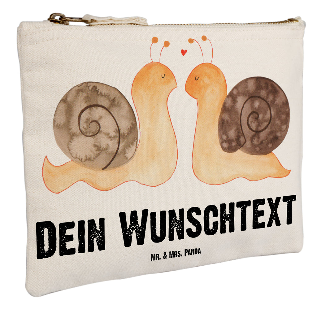 Personalisierte Schminktasche Schnecken Liebe Personalisierte Schminktasche, Personalisierte Kosmetiktasche, Personalisierter Kosmetikbeutel, Personalisiertes Stiftemäppchen, Personalisiertes Etui, Personalisierte Federmappe, Personalisierte Makeup Bag, Personalisiertes Schminketui, Personalisiertes Kosmetiketui, Personalisiertes Schlamperetui, Schminktasche mit Namen, Kosmetiktasche mit Namen, Kosmetikbeutel mit Namen, Stiftemäppchen mit Namen, Etui mit Namen, Federmappe mit Namen, Makeup Bg  mit Namen, Schminketui mit Namen, Kosmetiketui mit Namen, Schlamperetui mit Namen, Schminktasche personalisieren, Schminktasche bedrucken, Schminktasche selbst gestalten, Liebe, Partner, Freund, Freundin, Ehemann, Ehefrau, Heiraten, Verlobung, Heiratsantrag, Liebesgeschenk, Jahrestag, Hocheitstag