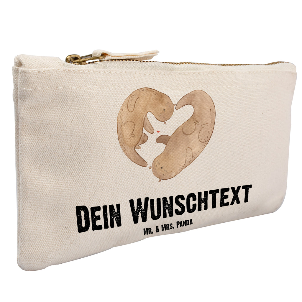 Personalisierte Schminktasche Otter Herz Personalisierte Schminktasche, Personalisierte Kosmetiktasche, Personalisierter Kosmetikbeutel, Personalisiertes Stiftemäppchen, Personalisiertes Etui, Personalisierte Federmappe, Personalisierte Makeup Bag, Personalisiertes Schminketui, Personalisiertes Kosmetiketui, Personalisiertes Schlamperetui, Schminktasche mit Namen, Kosmetiktasche mit Namen, Kosmetikbeutel mit Namen, Stiftemäppchen mit Namen, Etui mit Namen, Federmappe mit Namen, Makeup Bg  mit Namen, Schminketui mit Namen, Kosmetiketui mit Namen, Schlamperetui mit Namen, Schminktasche personalisieren, Schminktasche bedrucken, Schminktasche selbst gestalten, Otter, Fischotter, Seeotter, Liebe, Herz, Liebesbeweis, Liebesgeschenk, Bessere Hälfte, Love you, Jahrestag, Hochzeitstag, Verlobung, gemeinsames Leben