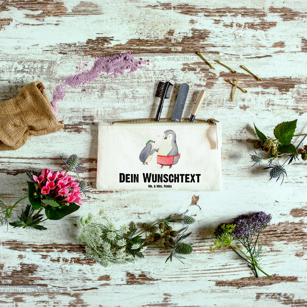 Personalisierte Schminktasche Pinguin mit Kind Personalisierte Schminktasche, Personalisierte Kosmetiktasche, Personalisierter Kosmetikbeutel, Personalisiertes Stiftemäppchen, Personalisiertes Etui, Personalisierte Federmappe, Personalisierte Makeup Bag, Personalisiertes Schminketui, Personalisiertes Kosmetiketui, Personalisiertes Schlamperetui, Schminktasche mit Namen, Kosmetiktasche mit Namen, Kosmetikbeutel mit Namen, Stiftemäppchen mit Namen, Etui mit Namen, Federmappe mit Namen, Makeup Bg  mit Namen, Schminketui mit Namen, Kosmetiketui mit Namen, Schlamperetui mit Namen, Schminktasche personalisieren, Schminktasche bedrucken, Schminktasche selbst gestalten, Familie, Vatertag, Muttertag, Bruder, Schwester, Mama, Papa, Oma, Opa, Geschenk, Mami, Mutti, Mutter, Geburststag