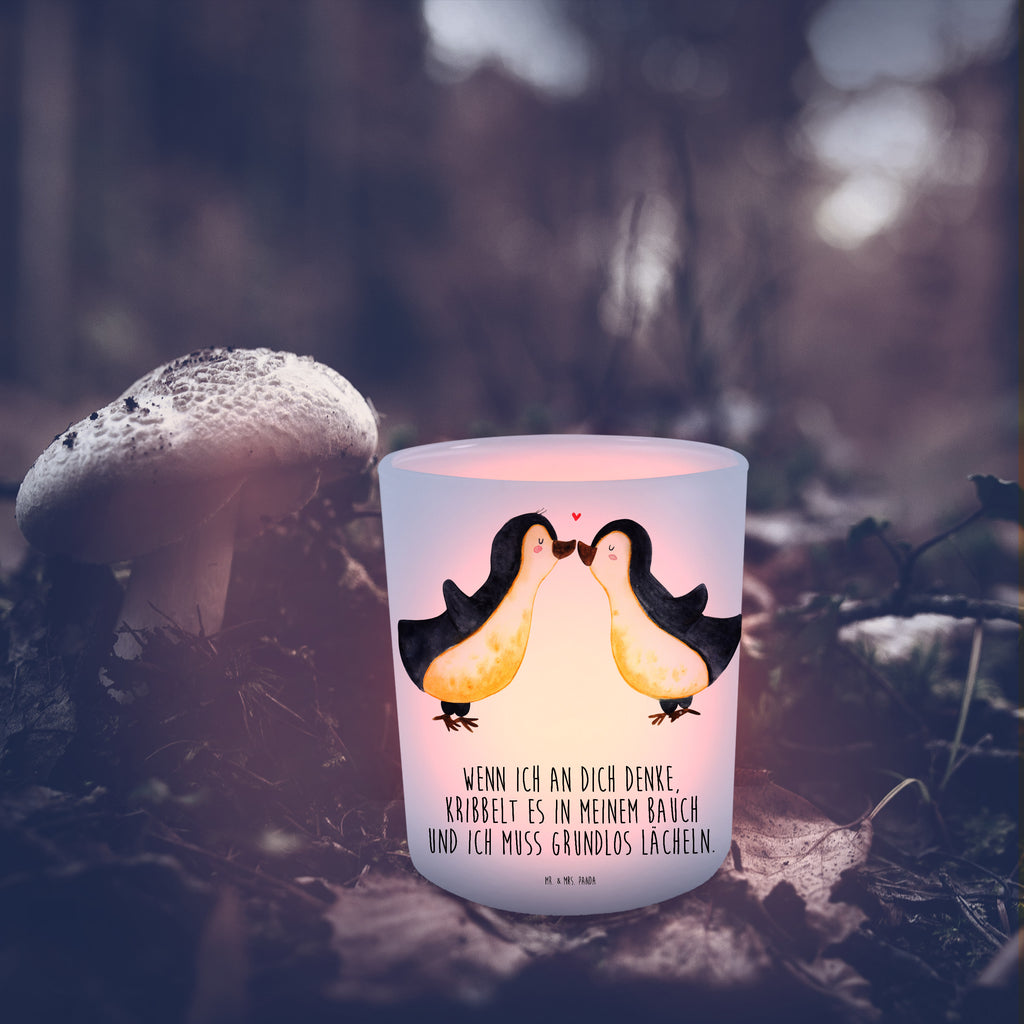 Windlicht Pinguine Kuss Windlicht Glas, Teelichtglas, Teelichthalter, Teelichter, Kerzenglas, Windlicht Kerze, Kerzenlicht, Liebe, Partner, Freund, Freundin, Ehemann, Ehefrau, Heiraten, Verlobung, Heiratsantrag, Liebesgeschenk, Jahrestag, Hocheitstag, Valentinstag, Geschenk für Frauen, Hochzeitstag, Mitbringsel, Geschenk für Freundin, Geschenk für Partner, Liebesbeweis, für Männer, für Ehemann