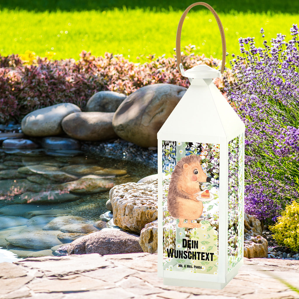 Personalisierte Deko Laterne Igel mit Kuchenstück Gartenlampe, Gartenleuchte, Gartendekoration, Gartenlicht, Laterne  kleine Laternen, XXL Laternen, Laterne groß, süße Tiermotive, gute Laune, lustige Sprüche, Tiere, Igel, Essen Spruch, Kuchen, Backen Geschenk, Kuchen backen, Einladung Party, Geburtstagskuchen, Torte