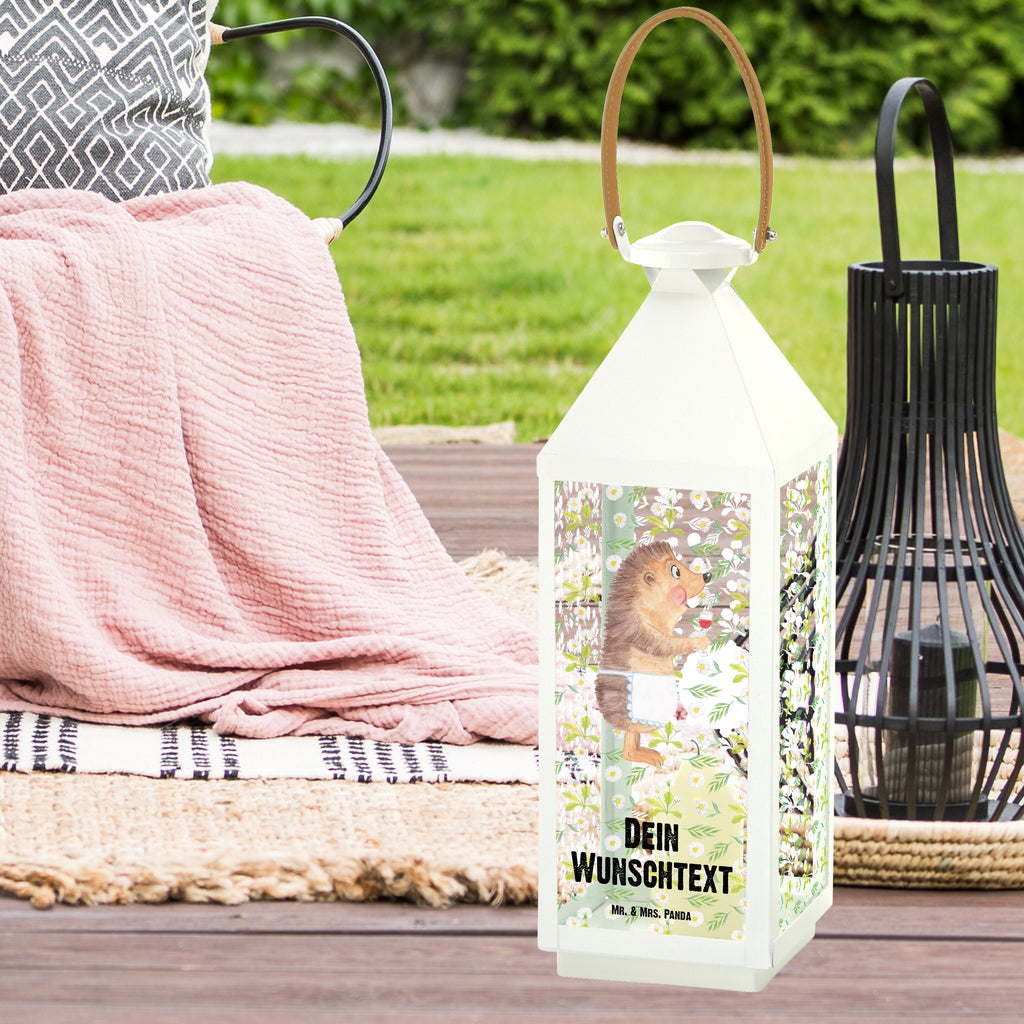 Personalisierte Deko Laterne Igel mit Wein Gartenlampe, Gartenleuchte, Gartendekoration, Gartenlicht, Laterne  kleine Laternen, XXL Laternen, Laterne groß, Tiermotive, Gute Laune, lustige Sprüche, Tiere, Wein Spruch, Igel, Geschenk Weintrinker, Geschenk Weinliebhaber, Wein Deko, Weinglas, Rotwein, Weißwein, Wein trinken