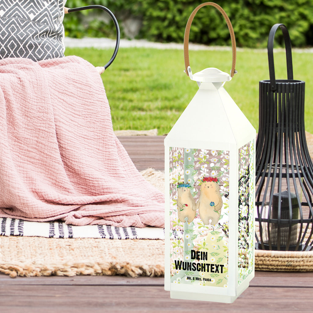Personalisierte Deko Laterne Bären mit Blumenkranz Gartenlampe, Gartenleuchte, Gartendekoration, Gartenlicht, Laterne  kleine Laternen, XXL Laternen, Laterne groß, Familie, Vatertag, Muttertag, Bruder, Schwester, Mama, Papa, Oma, Opa, Bär, Bären, Mutter, Mutti, Mami, Lieblingsmensch, Lieblingsmama, beste Mutter, weltbeste Mama, Geschenk Mama. Muttertag, Tochter, Kind, Kinder, Töchter, Family, Vorbild