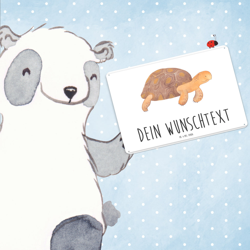 Personalisiertes Blechschild Schildkröte marschiert Blechschild, Metallschild, Geschenk Schild, Schild, Magnet-Metall-Schild, Deko Schild, Wandschild, Wand-Dekoration, Türschild, Meerestiere, Meer, Urlaub, Schildkröte, Schildkröten, get lost, Abenteuer, Reiselust, Inspiration, Neustart, Motivation, Lieblingsmensch