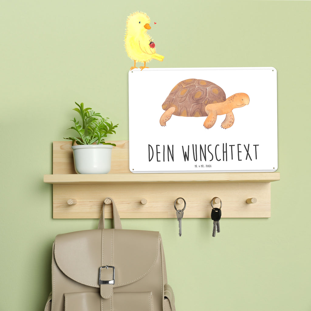 Personalisiertes Blechschild Schildkröte marschiert Blechschild, Metallschild, Geschenk Schild, Schild, Magnet-Metall-Schild, Deko Schild, Wandschild, Wand-Dekoration, Türschild, Meerestiere, Meer, Urlaub, Schildkröte, Schildkröten, get lost, Abenteuer, Reiselust, Inspiration, Neustart, Motivation, Lieblingsmensch