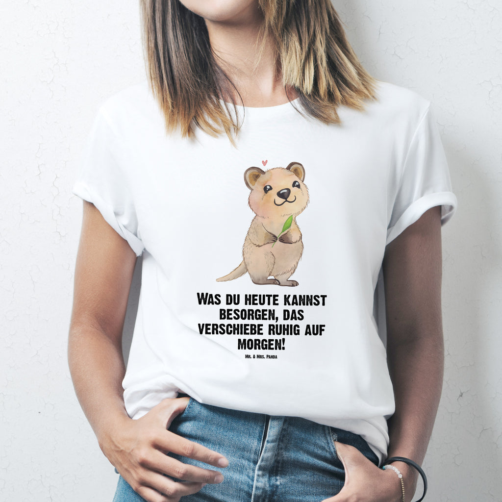 Größe L T-Shirt Quokka Happy T-Shirt, Shirt, Tshirt, Lustiges T-Shirt, T-Shirt mit Spruch, Party, Junggesellenabschied, Jubiläum, Geburstag, Herrn, Damen, Männer, Frauen, Schlafshirt, Nachthemd, Sprüche, Tiermotive, Gute Laune, lustige Sprüche, Tiere, Quokka, Verschieben, Aufschieberitis, Lustiger Spruch, Niedliches Tier, Dinge erledigen