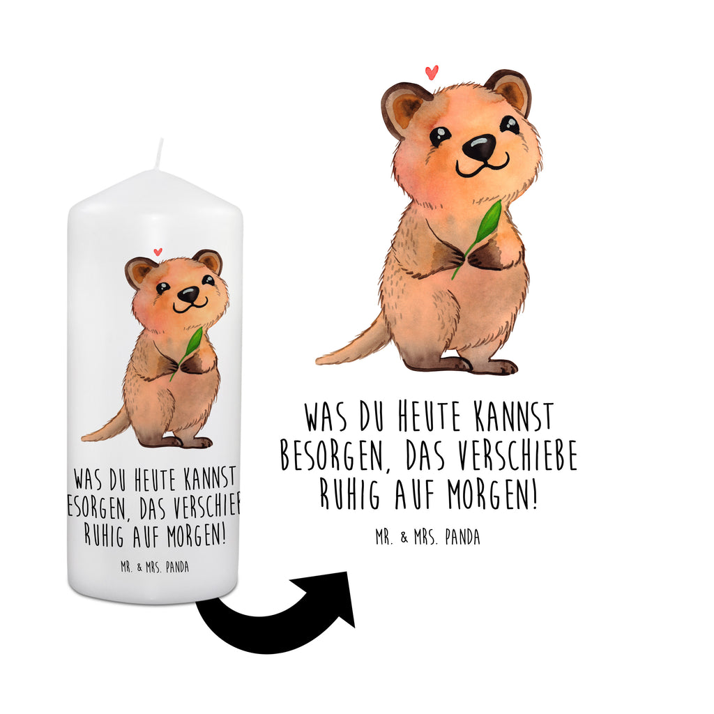 Kerze Quokka Happy Quokka, Verschieben, Aufschieberitis, Lustiger Spruch, Niedliches Tier, Dinge erledigen Kerze, Taufkerze, Kommunionskerze, Geburtstagskerze, Geschenk Kerze, Taufgeschenk Kerze, Kerze mit Druck, Besondere Kerze, Geschenkidee Kerze, Kerze für Kommunion, Geburtstag Kerze, Kommunion Kerze  süße Tiermotive, gute Laune, lustige Sprüche, Tiere