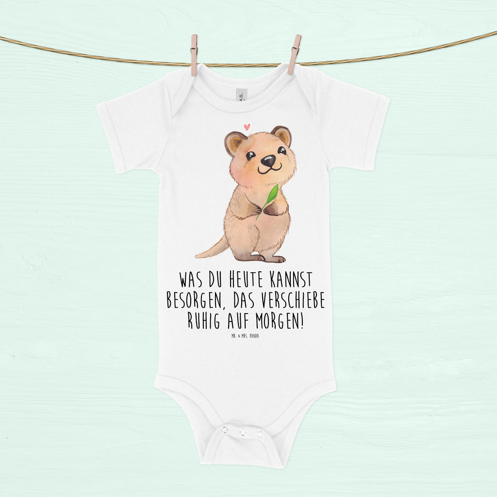 Organic Baby Body Quokka Happy Babykleidung, Babystrampler, Strampler, Wickelbody, Baby Erstausstattung, Junge, Mädchen, Tiermotive, Gute Laune, lustige Sprüche, Tiere, Quokka, Verschieben, Aufschieberitis, Lustiger Spruch, Niedliches Tier, Dinge erledigen