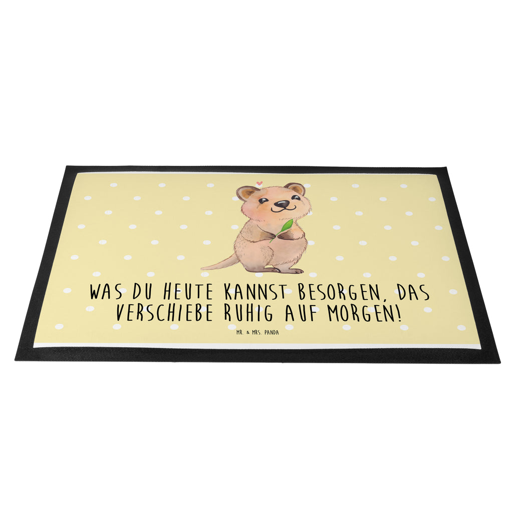 Fußmatte Quokka Happy Türvorleger, Schmutzmatte, Fußabtreter, Matte, Schmutzfänger, Fußabstreifer, Schmutzfangmatte, Türmatte, Motivfußmatte, Haustürmatte, Vorleger, süße Tiermotive, gute Laune, lustige Sprüche, Tiere, Quokka, Verschieben, Aufschieberitis, Lustiger Spruch, Niedliches Tier, Dinge erledigen