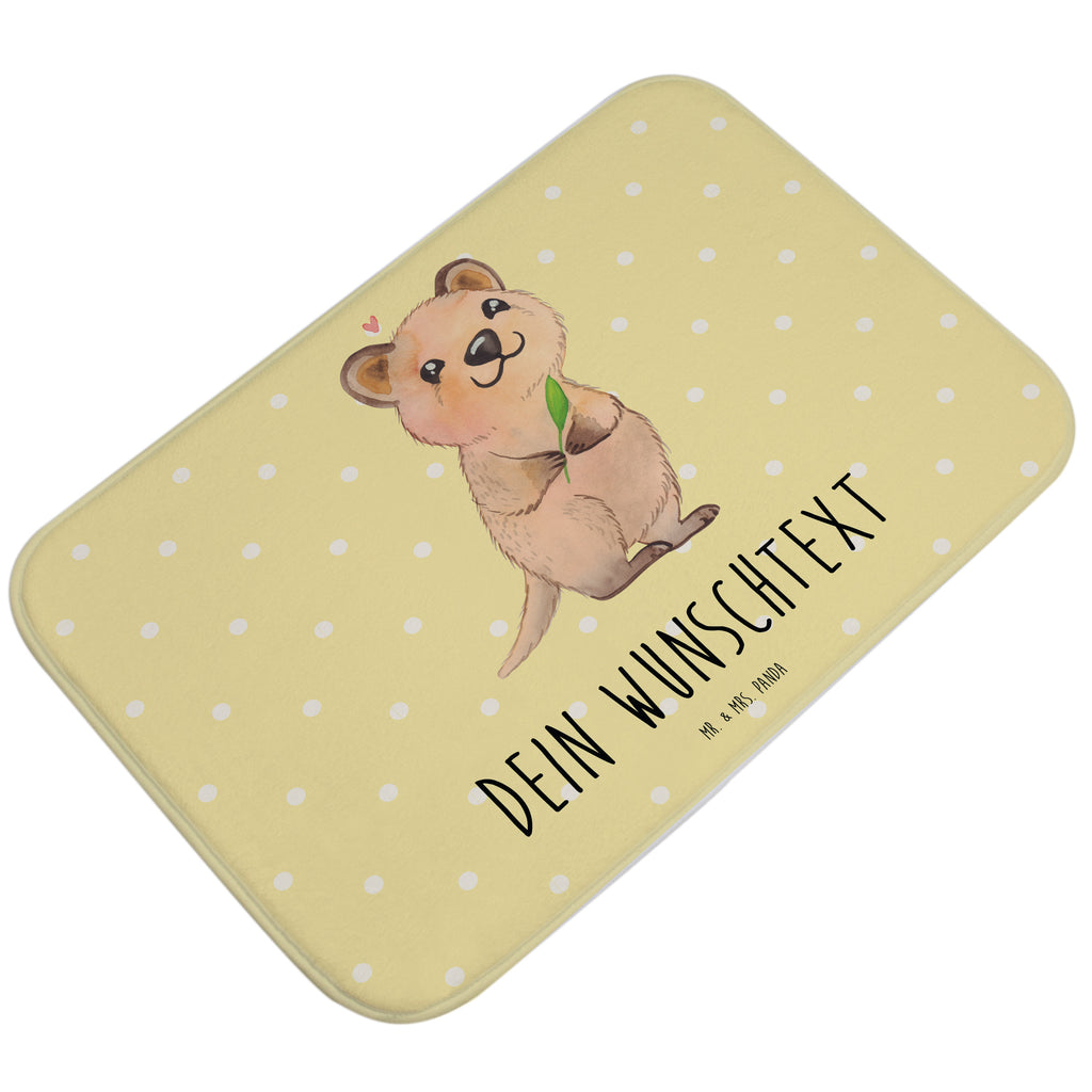 Personalisierter Badvorleger Quokka Happy Personalisierte Badematte, Personalisierter Badteppich, Personalisierter Duschvorleger, Personalisierter Badezimmerteppich, Personalisierter Badezimmermatte, Personalisierter Badvorleger, Personalisierter Duschmatte, Personalisierter Duschteppich, Badematte mit Namen, Badteppich mit Namen, Duschvorleger mit Namen, Badezimmerteppich mit Namen, Badezimmermatte mit Namen, Badvorleger mit Namen, Duschmatte mit Namen, Duschteppich mit Namen, Wunschtext, Badvorleger selbst bedrucken, Wunschname, Personalisieren, Tiermotive, Gute Laune, lustige Sprüche, Tiere, Quokka, Verschieben, Aufschieberitis, Lustiger Spruch, Niedliches Tier, Dinge erledigen