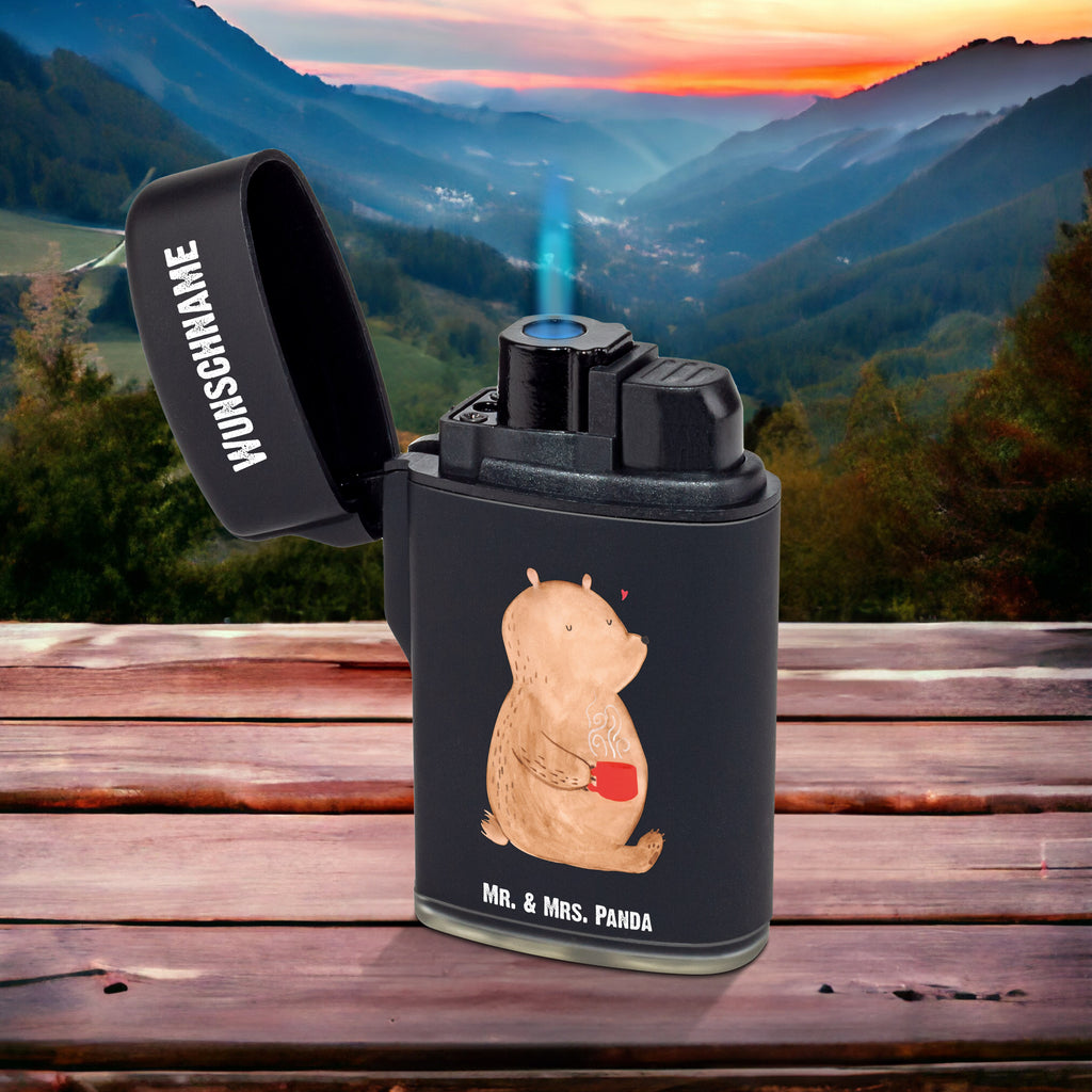 Personalisiertes Feuerzeug Bär Kaffee Personalisiertes Feuerzeug, Personalisiertes Gas-Feuerzeug, Personalisiertes Sturmfeuerzeug, Bär, Teddy, Teddybär, Kaffee, Coffee, Bären, guten Morgen, Morgenroutine, Welt erobern, Welt retten, Motivation