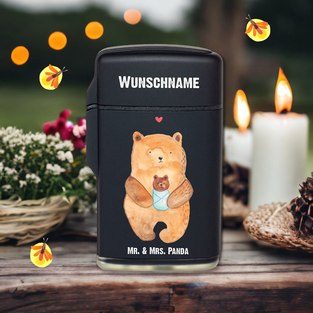 Personalisiertes Feuerzeug Bär mit Baby Personalisiertes Feuerzeug, Personalisiertes Gas-Feuerzeug, Personalisiertes Sturmfeuerzeug, Bär, Teddy, Teddybär, Eltern, Mutter, Baby, Taufe, Geburt, Nichte, Neffe, Enkel, Enkelin, Täufling, Geburtstag, Glückwunsch
