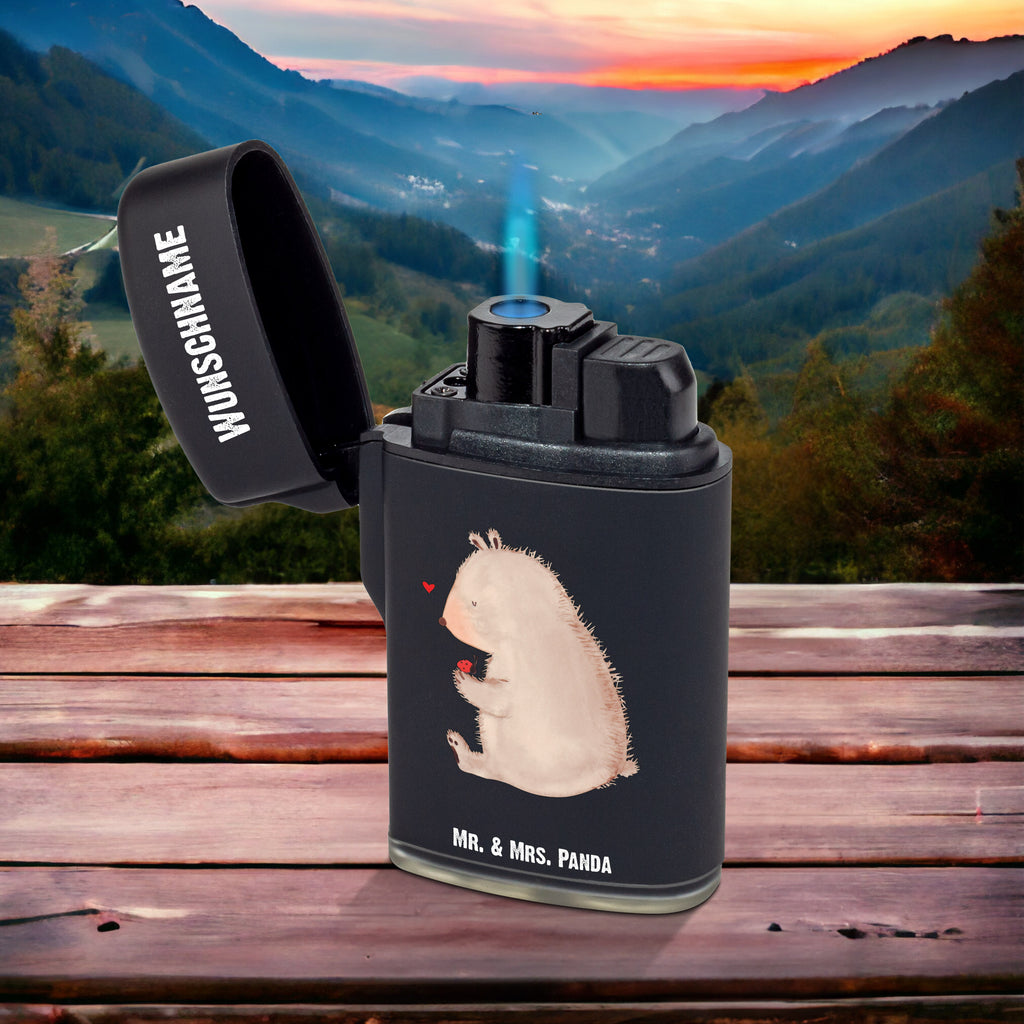 Personalisiertes Feuerzeug Bär mit Marienkäfer Personalisiertes Feuerzeug, Personalisiertes Gas-Feuerzeug, Personalisiertes Sturmfeuerzeug, Bär, Teddy, Teddybär, Marienkäfer, Liebe, Freiheit, Motivation, Das Leben ist schön