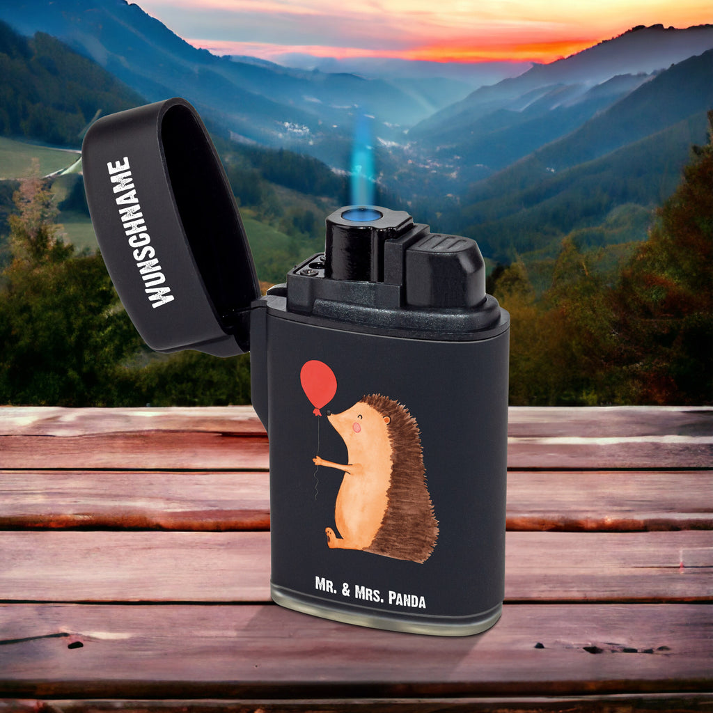 Personalisiertes Feuerzeug Igel mit Luftballon Personalisiertes Feuerzeug, Personalisiertes Gas-Feuerzeug, Personalisiertes Sturmfeuerzeug, Tiermotive, Gute Laune, lustige Sprüche, Tiere, Igel, Geburtstag, Herzlichen Glückwunsch, Glückwunsch, Geburtstagskind, Ballon, Happy Birthday