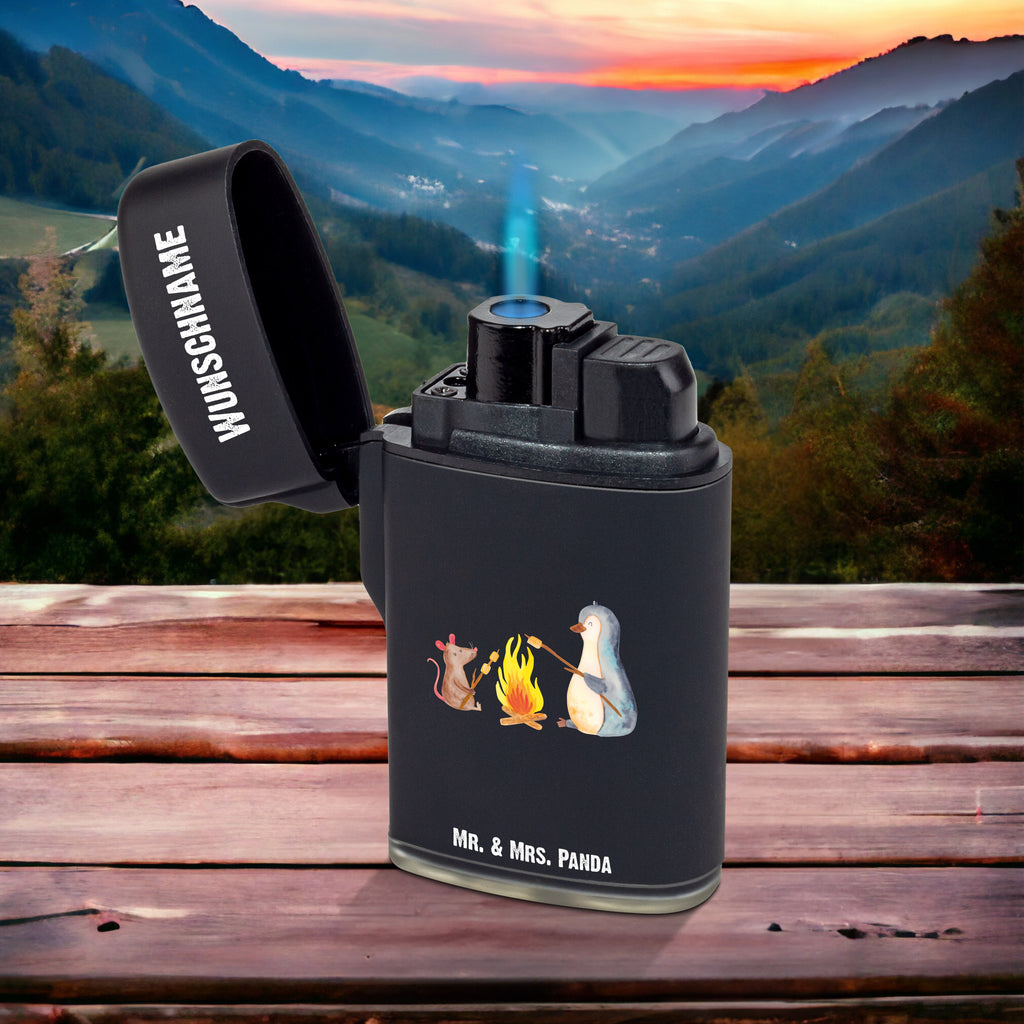 Personalisiertes Feuerzeug Pinguin Lagerfeuer Personalisiertes Feuerzeug, Personalisiertes Gas-Feuerzeug, Personalisiertes Sturmfeuerzeug, Pinguin, Maus, Pinguine, Lagerfeuer, Leben, Arbeit, Job, Motivation, Büro, Büroalltag, Lebensspruch, Lebensmotivation, Neustart, Liebe, grillen, Feuer, Marshmallows