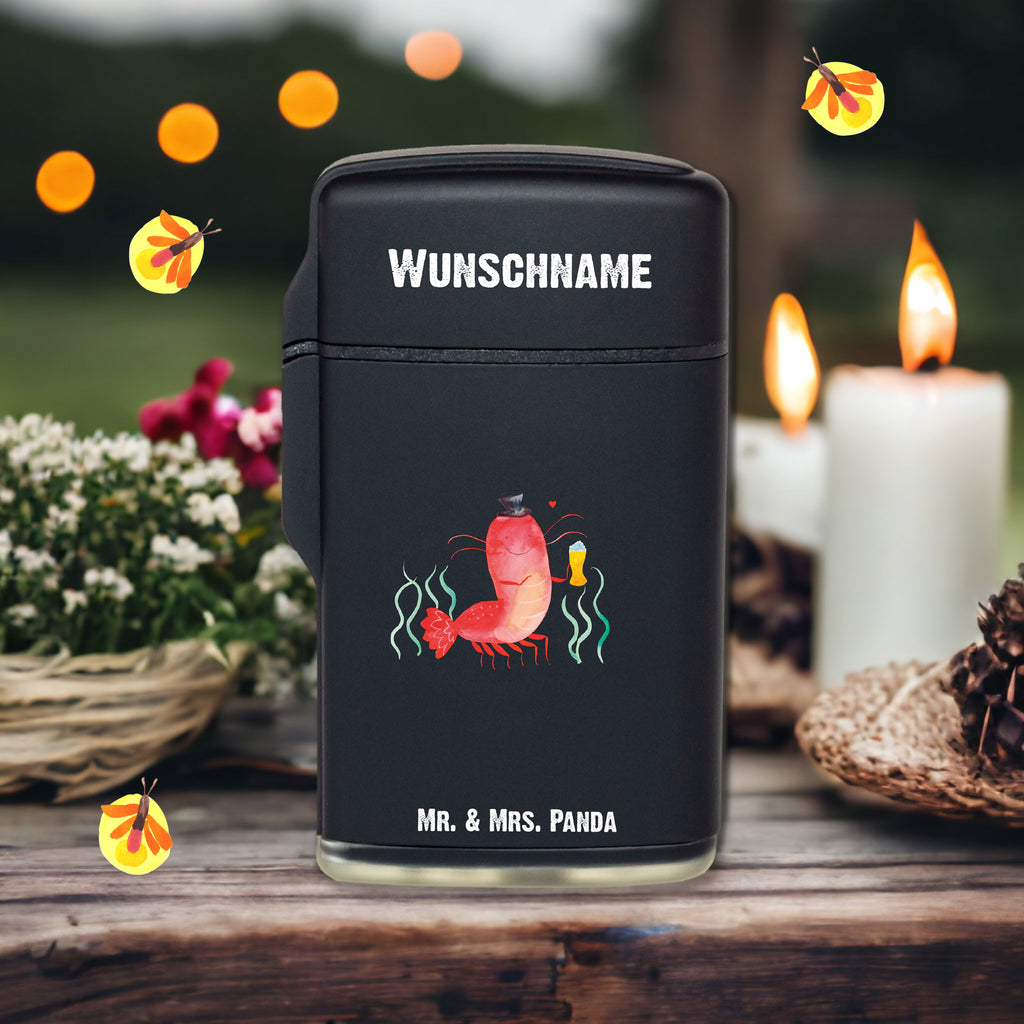 Personalisiertes Feuerzeug Hummer mit Weizen Personalisiertes Feuerzeug, Personalisiertes Gas-Feuerzeug, Personalisiertes Sturmfeuerzeug, Meerestiere, Meer, Urlaub, Garnele, Garnelen, Bier, Kochen, Männerhaushalt, Junggeselle, Junggesellin, Bierliebhaber, Kneipe, Gasthaus, Wirtschaft