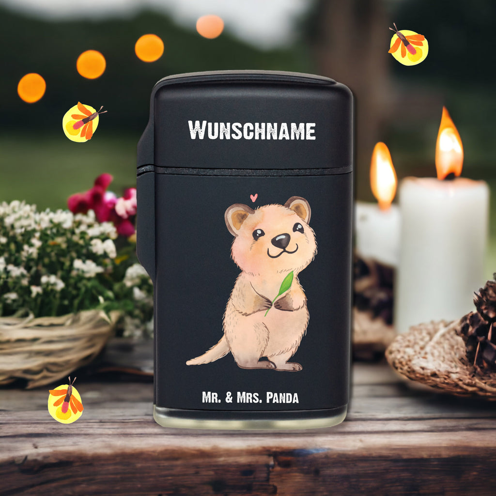 Personalisiertes Feuerzeug Quokka Happy Personalisiertes Feuerzeug, Personalisiertes Gas-Feuerzeug, Personalisiertes Sturmfeuerzeug, Tiermotive, Gute Laune, lustige Sprüche, Tiere, Quokka, Verschieben, Aufschieberitis, Lustiger Spruch, Niedliches Tier, Dinge erledigen