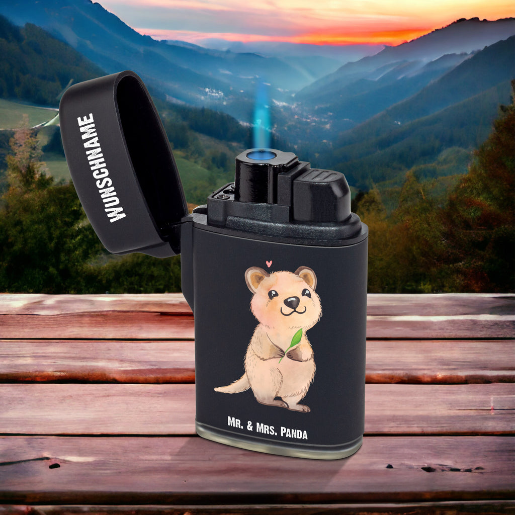 Personalisiertes Feuerzeug Quokka Happy Personalisiertes Feuerzeug, Personalisiertes Gas-Feuerzeug, Personalisiertes Sturmfeuerzeug, Tiermotive, Gute Laune, lustige Sprüche, Tiere, Quokka, Verschieben, Aufschieberitis, Lustiger Spruch, Niedliches Tier, Dinge erledigen