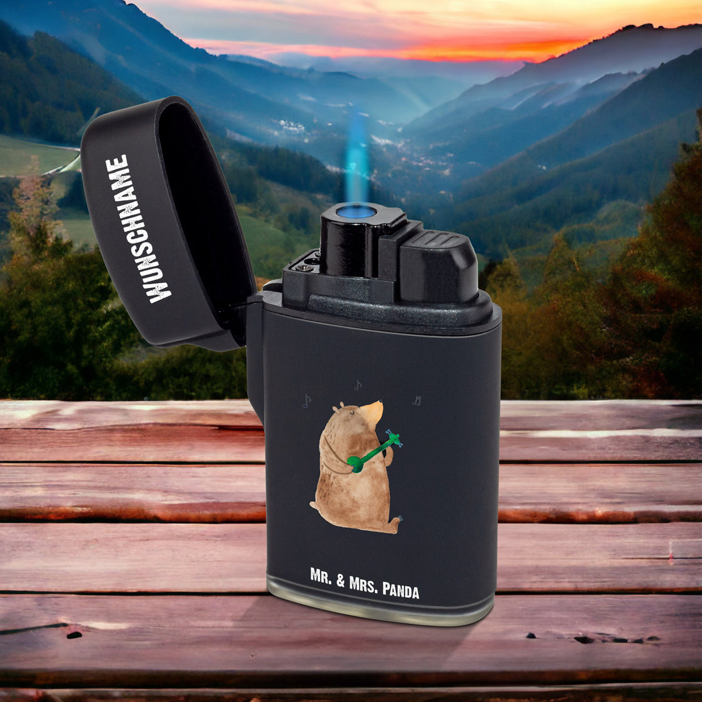 Personalisiertes Feuerzeug Bär Lied Personalisiertes Feuerzeug, Personalisiertes Gas-Feuerzeug, Personalisiertes Sturmfeuerzeug, Bär, Teddy, Teddybär, Bärchen, Bear, Liebeslied, Lied, Song, Valentinstag, Valentine, Geschenk, Partner, Liebe, Freundin, Frau, Herz, Spruch
