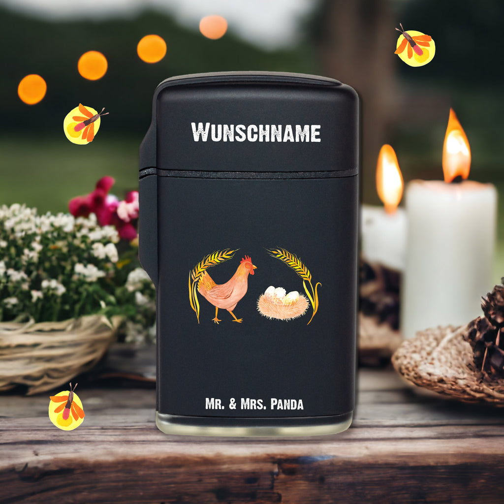 Personalisiertes Feuerzeug Huhn stolz Personalisiertes Feuerzeug, Personalisiertes Gas-Feuerzeug, Personalisiertes Sturmfeuerzeug, Bauernhof, Hoftiere, Landwirt, Landwirtin, Hahn, Henne, Hühner, Eier, Hof, Landleben, Motivation, Geburt, Magie, Spruch, Schwangerschaft