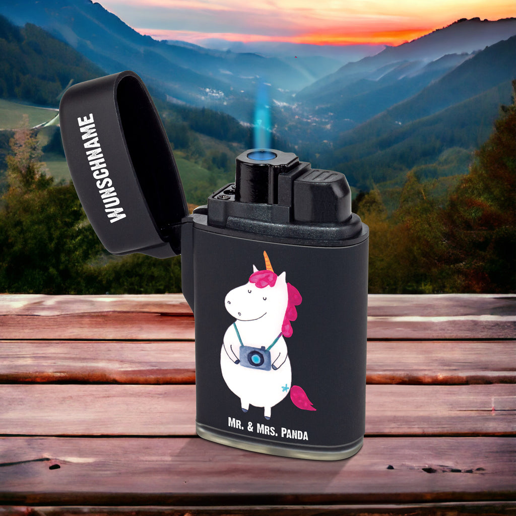 Personalisiertes Feuerzeug Einhorn Fotograf Personalisiertes Feuerzeug, Personalisiertes Gas-Feuerzeug, Personalisiertes Sturmfeuerzeug, Einhorn, Einhörner, Einhorn Deko, Pegasus, Unicorn, Fotograf, Fotografie, Kamera, Reisen, Weltreise, Weltenbummler, Urlaub, Tourist, Kurztrip, Reise, Städtereise