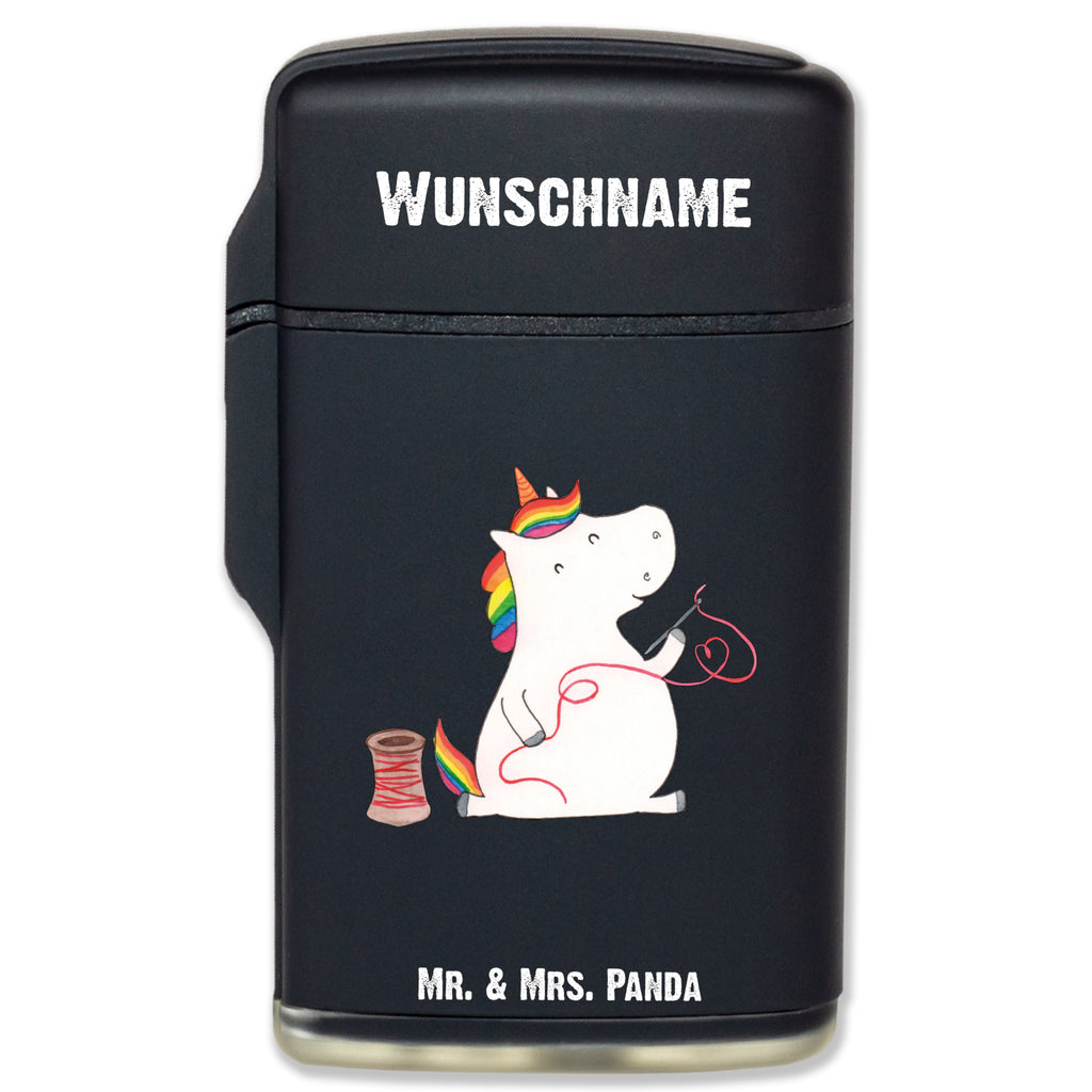 Personalisiertes Feuerzeug Einhorn Näherin Personalisiertes Feuerzeug, Personalisiertes Gas-Feuerzeug, Personalisiertes Sturmfeuerzeug, Einhorn, Einhörner, Einhorn Deko, Pegasus, Unicorn, Näherin, nähen, Mädchen, Freundin, Häkeln, Stricken, basteln, Nähzimmer