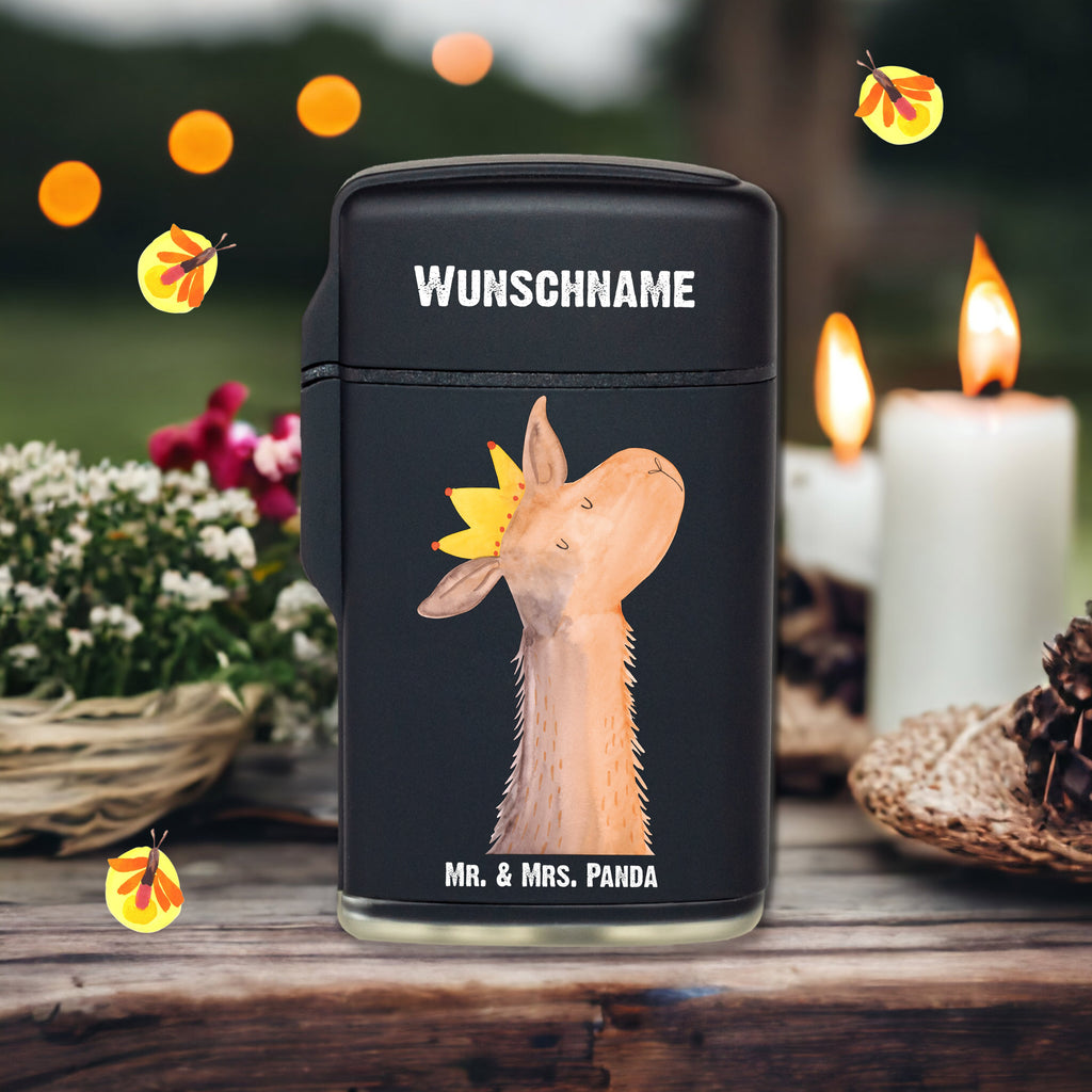 Personalisiertes Feuerzeug Lamakopf König Personalisiertes Feuerzeug, Personalisiertes Gas-Feuerzeug, Personalisiertes Sturmfeuerzeug, Lama, Alpaka, Lamas, König, Königin, Freundin, Mama, Papa, Büro Kollege, Kollegin, Chef, Vorgesetzter, Abi, Abitur