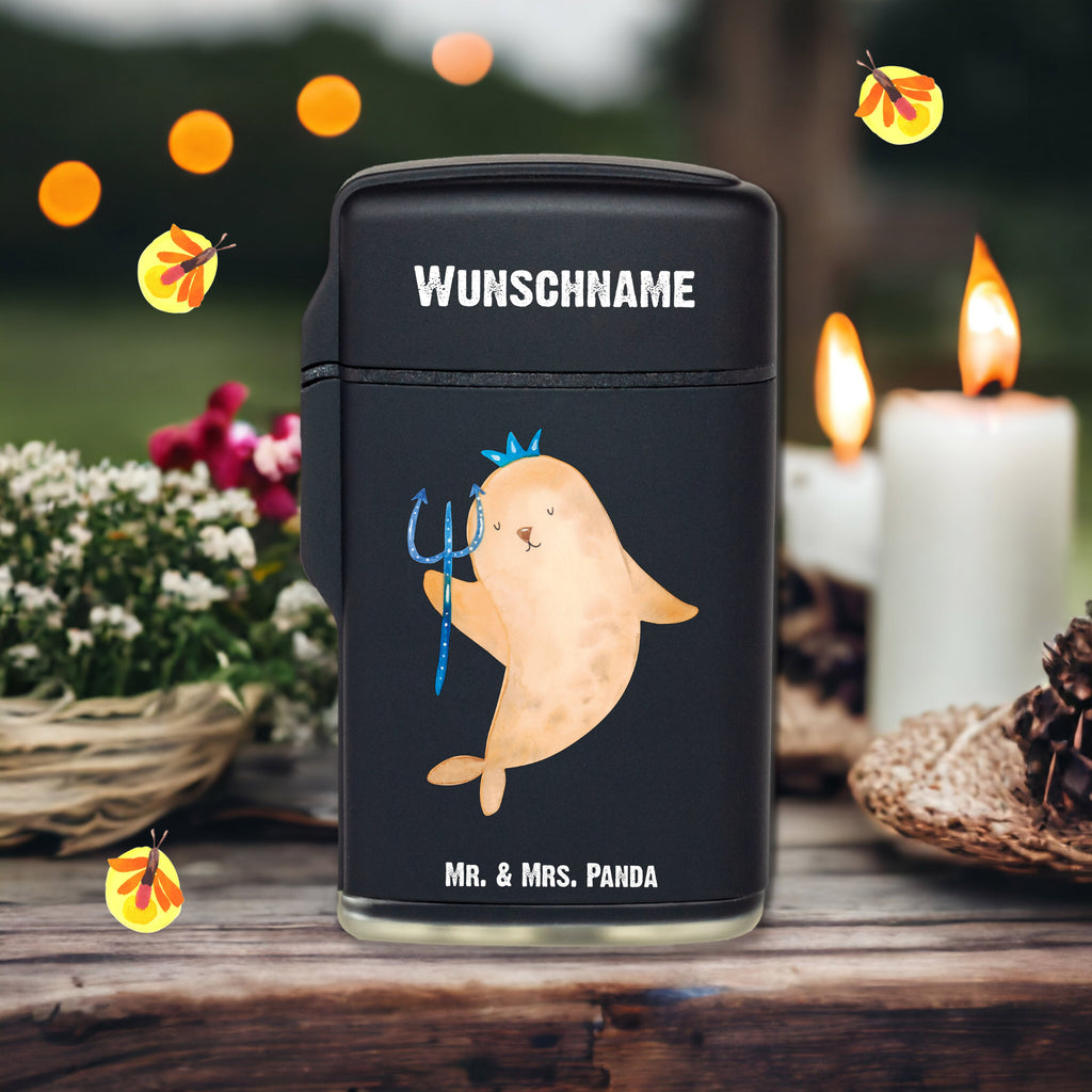 Personalisiertes Feuerzeug Sternzeichen Wassermann Personalisiertes Feuerzeug, Personalisiertes Gas-Feuerzeug, Personalisiertes Sturmfeuerzeug, Tierkreiszeichen, Sternzeichen, Horoskop, Astrologie, Aszendent, Meermann, Nix, Wassermann Geschenk, Wassermann Sternzeichen, Geschenk Januar, Geschenk Februar, Geburtstag Januar, Geburtstag Februar, Meer Geschenk