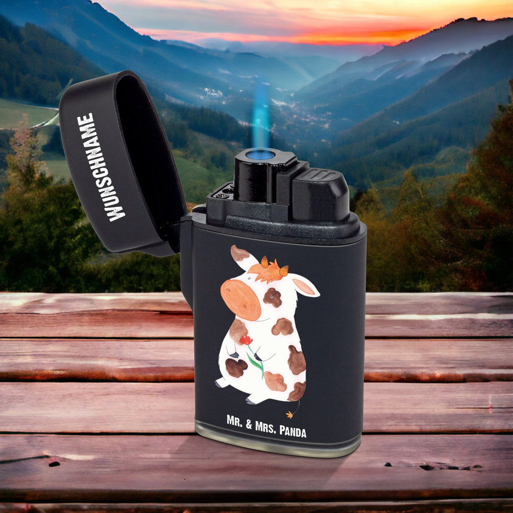 Personalisiertes Feuerzeug Kuh Personalisiertes Feuerzeug, Personalisiertes Gas-Feuerzeug, Personalisiertes Sturmfeuerzeug, Bauernhof, Hoftiere, Landwirt, Landwirtin, Kuh, Kühe, Träume, Flausen, Spruch, Magie, Motivtion, Hof, Milch, Milchkuh
