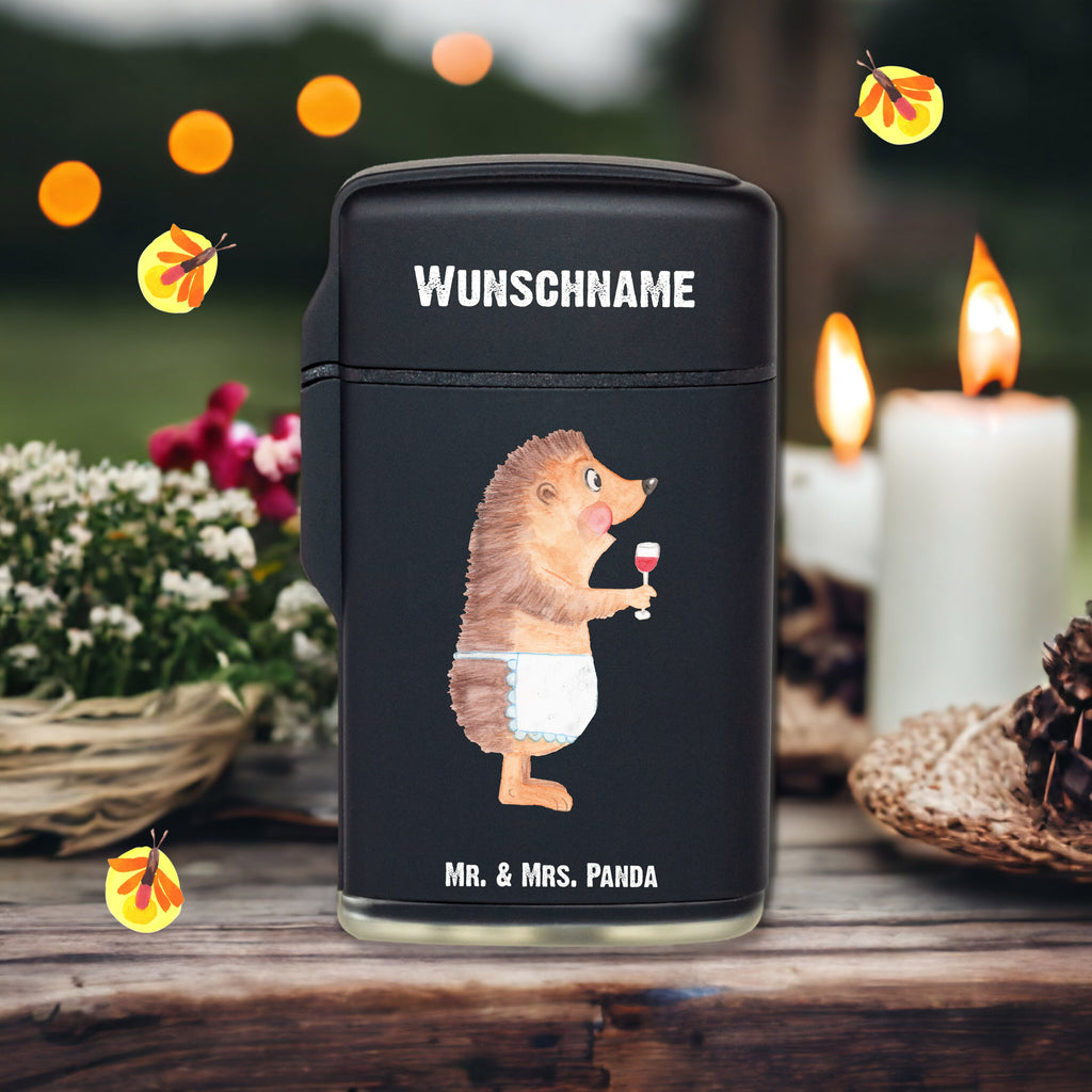 Personalisiertes Feuerzeug Igel mit Wein Personalisiertes Feuerzeug, Personalisiertes Gas-Feuerzeug, Personalisiertes Sturmfeuerzeug, Tiermotive, Gute Laune, lustige Sprüche, Tiere, Wein Spruch, Igel, Geschenk Weintrinker, Geschenk Weinliebhaber, Wein Deko, Weinglas, Rotwein, Weißwein, Wein trinken