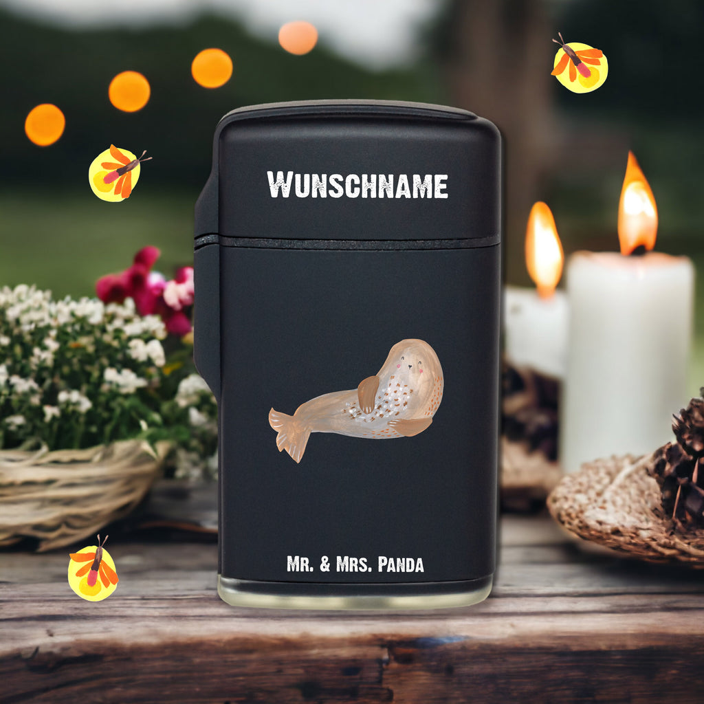 Personalisiertes Feuerzeug Robbe lachend Personalisiertes Feuerzeug, Personalisiertes Gas-Feuerzeug, Personalisiertes Sturmfeuerzeug, Tiermotive, Gute Laune, lustige Sprüche, Tiere, Robbe, Robben, Seehund, Strand, Meerestier, Ostsee, Nordsee