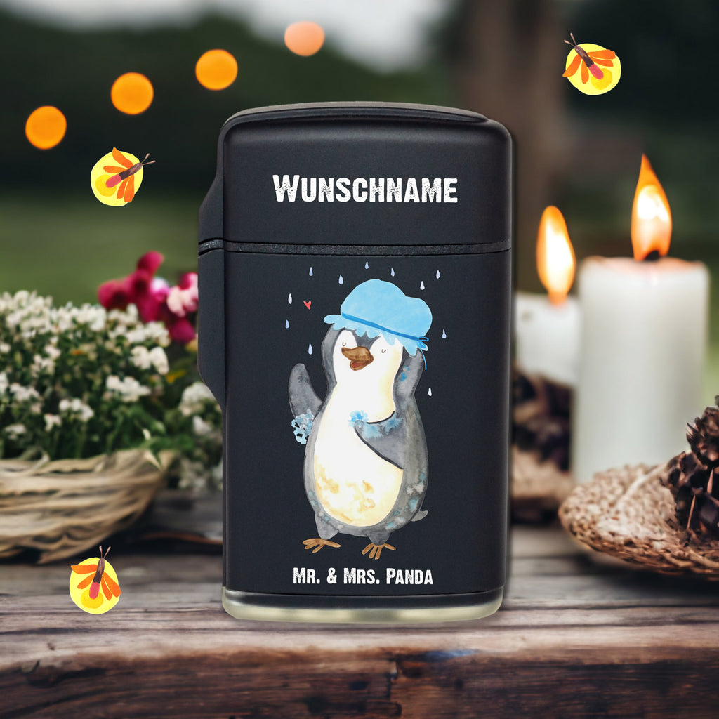 Personalisiertes Feuerzeug Pinguin duscht Personalisiertes Feuerzeug, Personalisiertes Gas-Feuerzeug, Personalisiertes Sturmfeuerzeug, Pinguin, Pinguine, Dusche, duschen, Lebensmotto, Motivation, Neustart, Neuanfang, glücklich sein