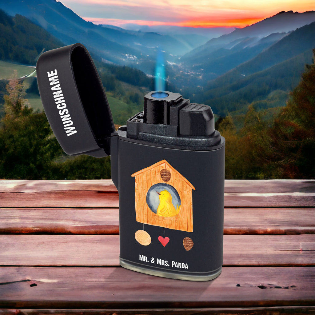 Personalisiertes Feuerzeug Vogelhaus Personalisiertes Feuerzeug, Personalisiertes Gas-Feuerzeug, Personalisiertes Sturmfeuerzeug, Tiermotive, Gute Laune, lustige Sprüche, Tiere, Vogel, Vögel, Vogelhaus, Vogelhäuschen, Home sweet home, Zuhause, Nest, Eigenheim, Familie, Wohnung, Haus, unser Haus, Lieblingsort, Castle