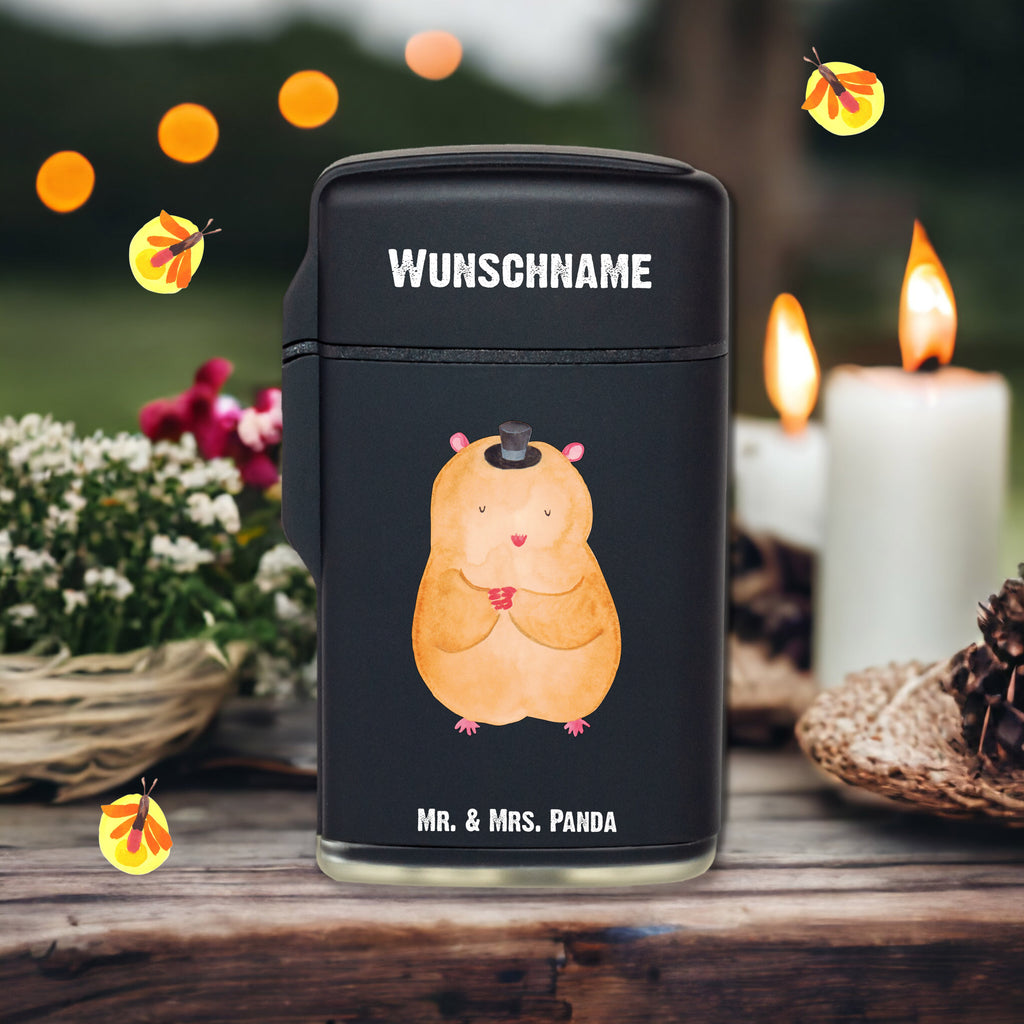 Personalisiertes Feuerzeug Hamster mit Hut Personalisiertes Feuerzeug, Personalisiertes Gas-Feuerzeug, Personalisiertes Sturmfeuerzeug, Tiermotive, Gute Laune, lustige Sprüche, Tiere, Hamster, Hut, Magier, Zylinder, Zwerghamster, Zauberer, Houdini