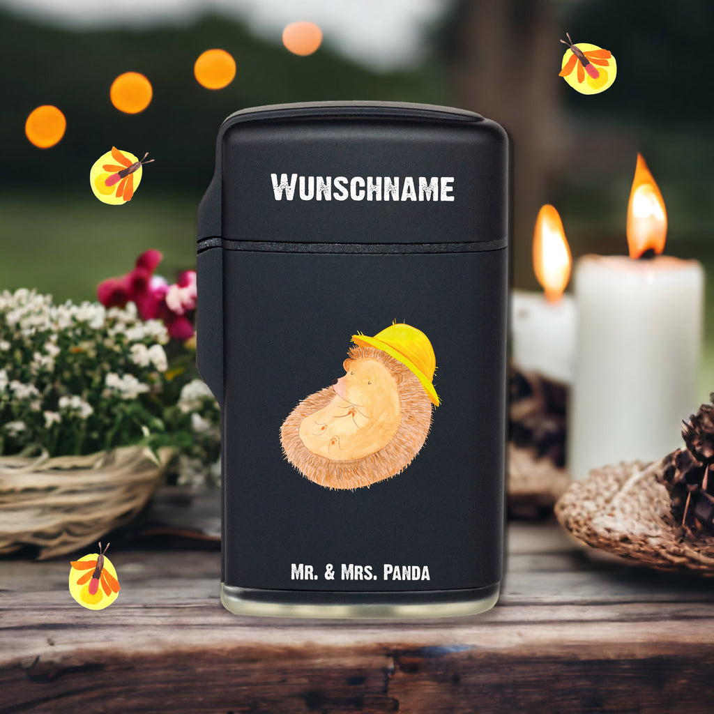 Personalisiertes Feuerzeug Igel betet Personalisiertes Feuerzeug, Personalisiertes Gas-Feuerzeug, Personalisiertes Sturmfeuerzeug, Tiermotive, Gute Laune, lustige Sprüche, Tiere, Igel, Igel mit Hut, Sonnenhut, Gott, Amen, beten, Leben, Dankbarkeit, Dankbar sein, dankbar, genießen