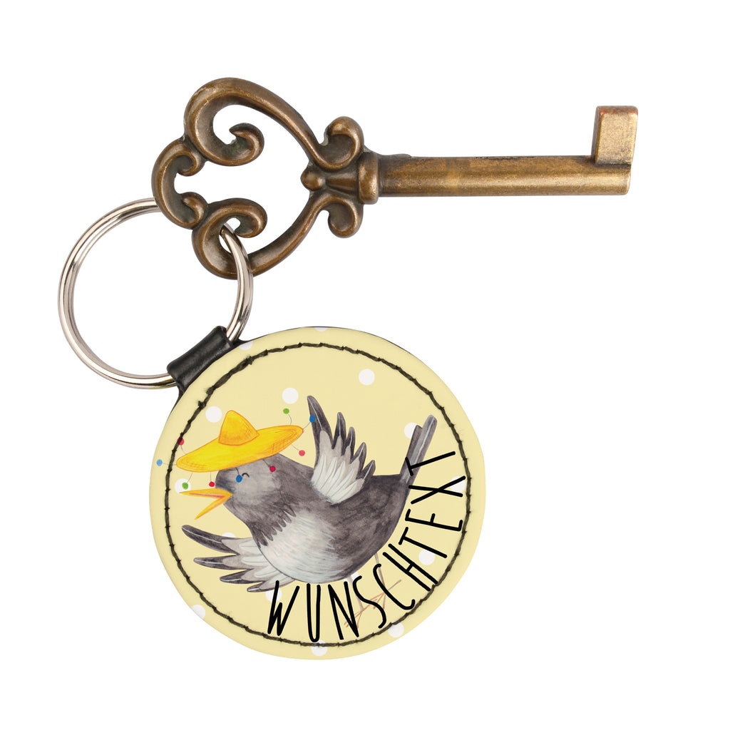 Personalisierter Schlüsselanhänger Rabe mit Sombrero Personalisierter Schlüsselanhänger, Personalisierter Anhänger, Personalisierter Taschenanhänger, Personalisierter Glücksbringer, Personalisierter Schutzengel, Schlüsselanhänger mit Namen, Anhänger mit Namen, Glücksbringer mit Namen, Schlüsselanhänger Wunschtext, Schlüsselanhänger selbst gestalten, Tiermotive, Gute Laune, lustige Sprüche, Tiere, Rabe, Vogel, Vögel, Spruch positiv, fröhlich sein, glücklich sein, Glück Spruch, froh, Elster, Motivation