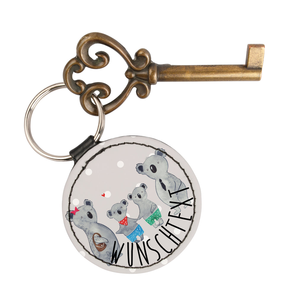 Personalisierter Schlüsselanhänger Koala Familie zwei Personalisierter Schlüsselanhänger, Personalisierter Anhänger, Personalisierter Taschenanhänger, Personalisierter Glücksbringer, Personalisierter Schutzengel, Schlüsselanhänger mit Namen, Anhänger mit Namen, Glücksbringer mit Namen, Schlüsselanhänger Wunschtext, Schlüsselanhänger selbst gestalten, Familie, Vatertag, Muttertag, Bruder, Schwester, Mama, Papa, Oma, Opa, Koala, Koalabär, beste Familie, Familienzeit, Familienleben, Koalafamilie, Lieblingsfamilie